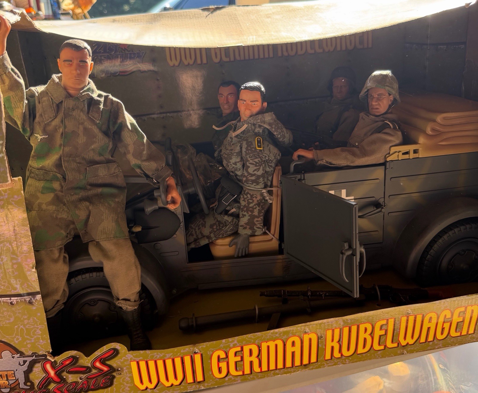 2000 21st Century Ultimate Soldier WWII German Kubelwagen 1/6 Scale 2 Figures