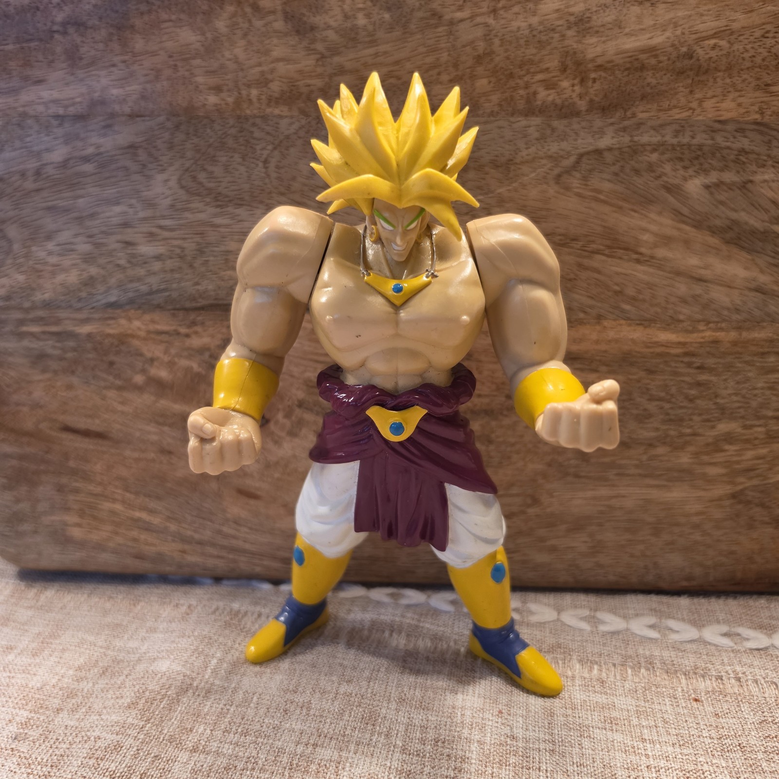 Vintage 1996 Bandai Dragon Ball Z Super Saiyan Broly Super Battle Figure