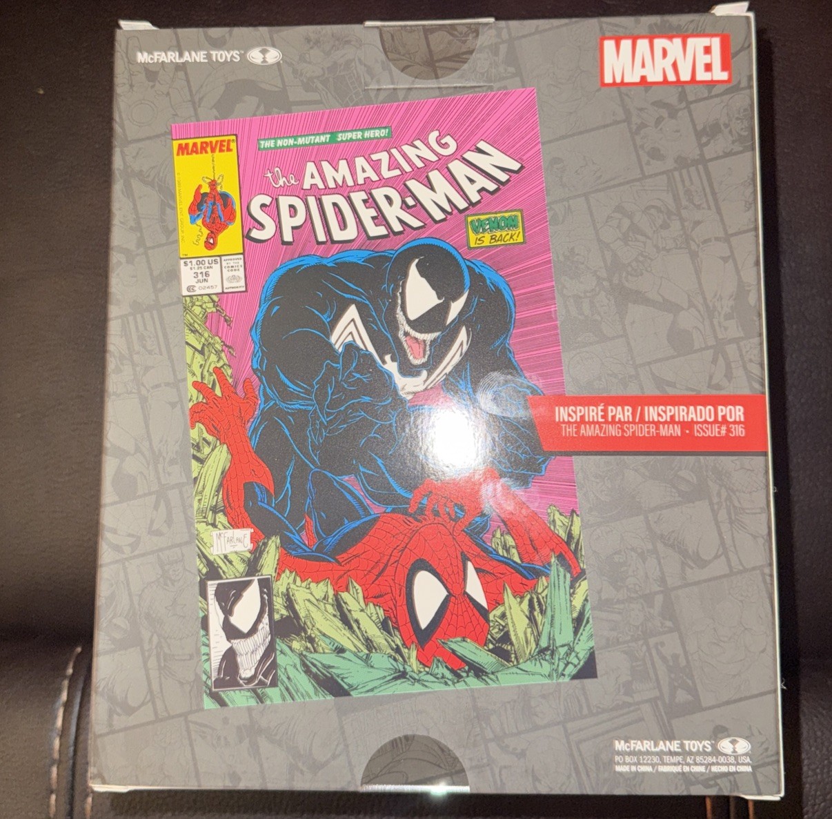McFarlane Gold Label Autograph Series VENOM 1:10th Scale Statue Figure Card