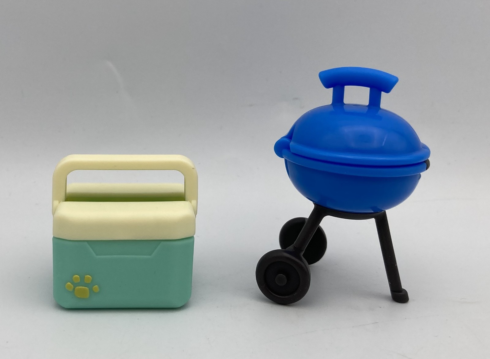 Bluey Family & Friends Figure Accessories Beach GREEN WHITE COOLER & BLUE BBQ