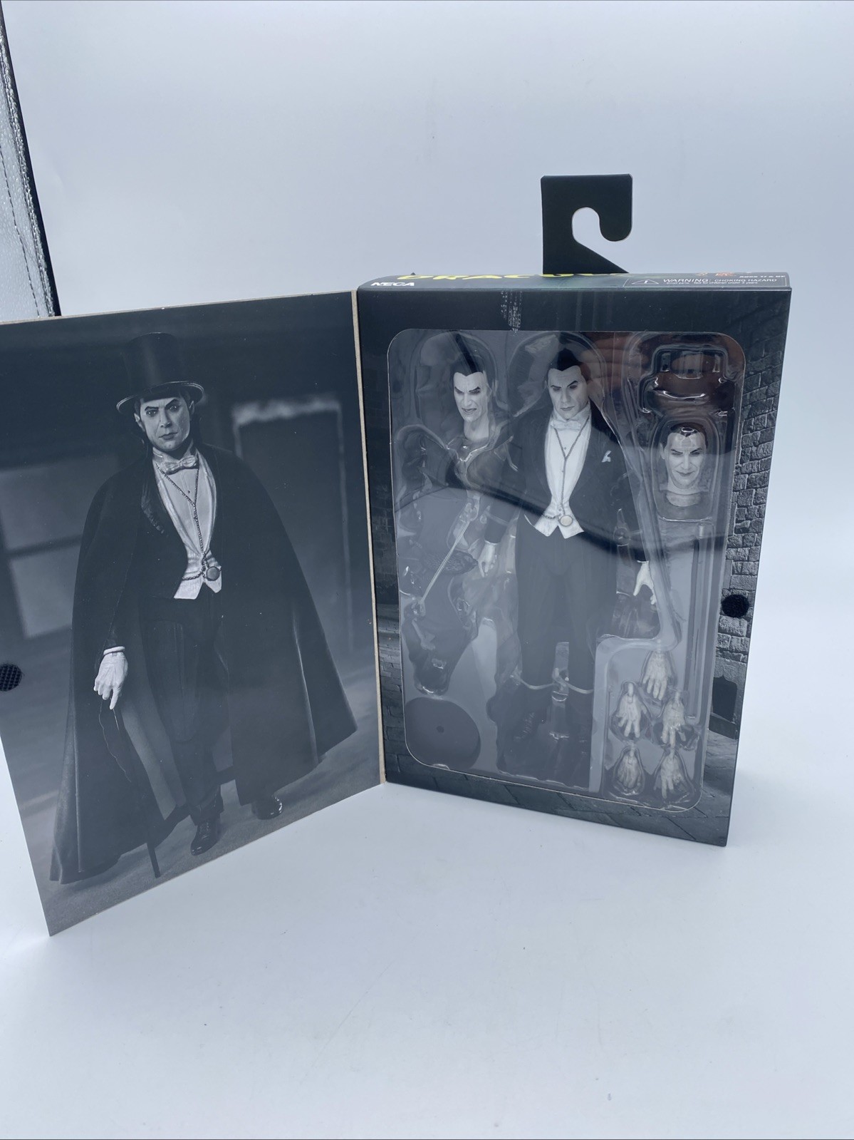 ULTIMATE COUNT DRACULA 7&Prime; NECA BLACK & WHITE ACTION FIGURE HORROR Nice Box NEW