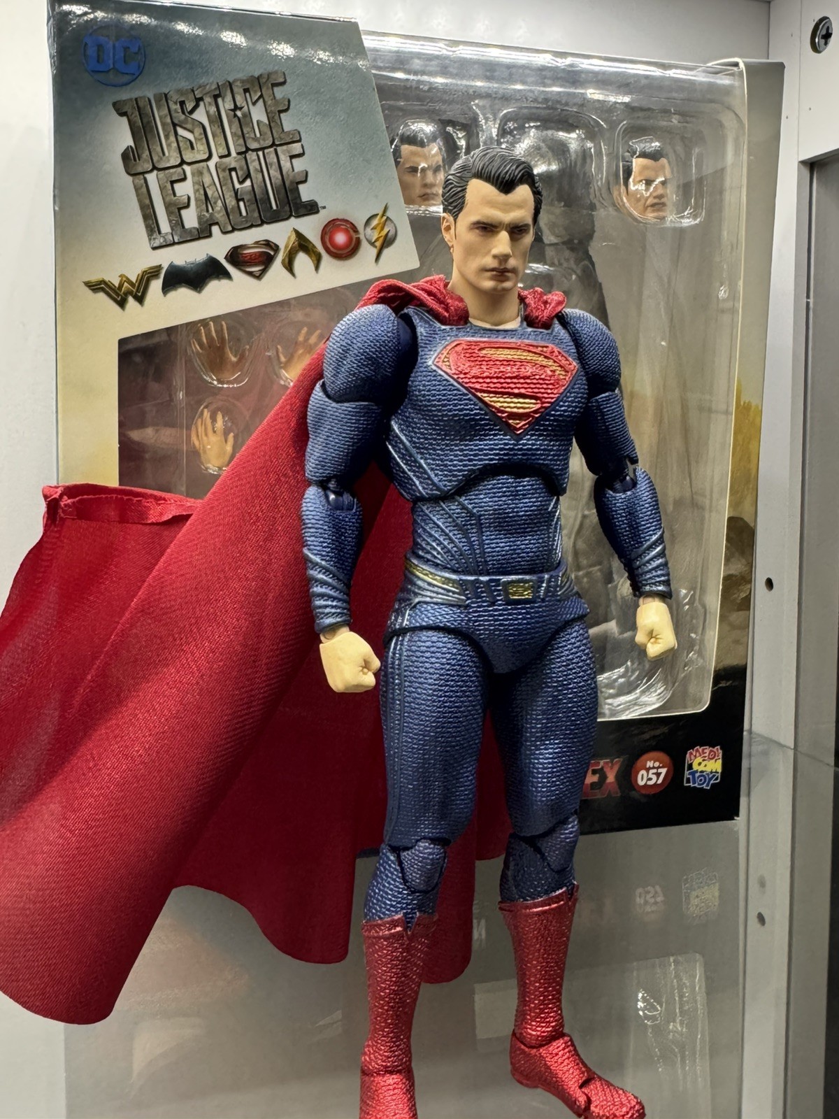 Mafex No. 57 Superman Justice League 2017 Version — Pre-Owned