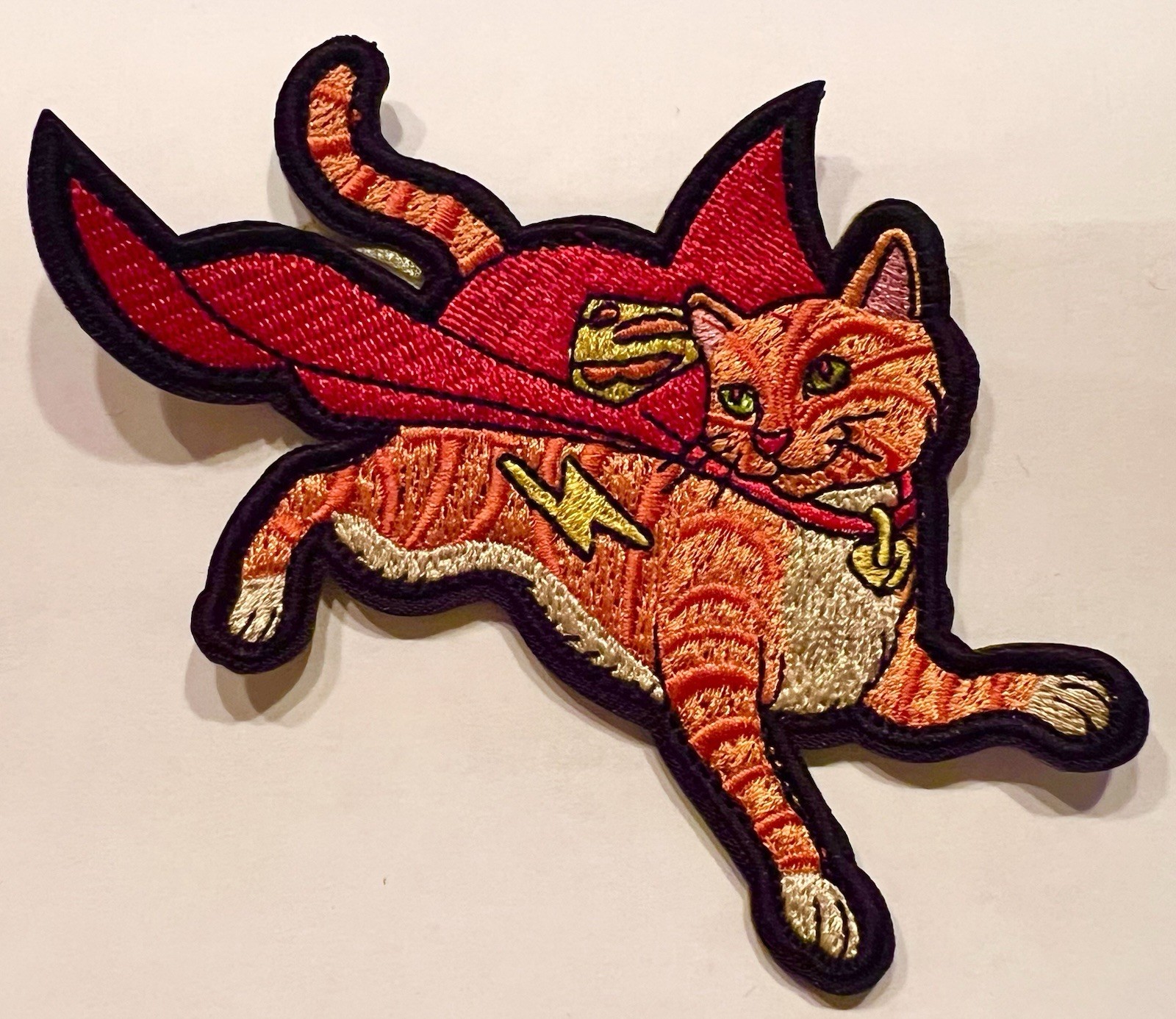 STREAKY the SUPERCAT embroidered figure patch Superpets action Supergirl Cat Ace