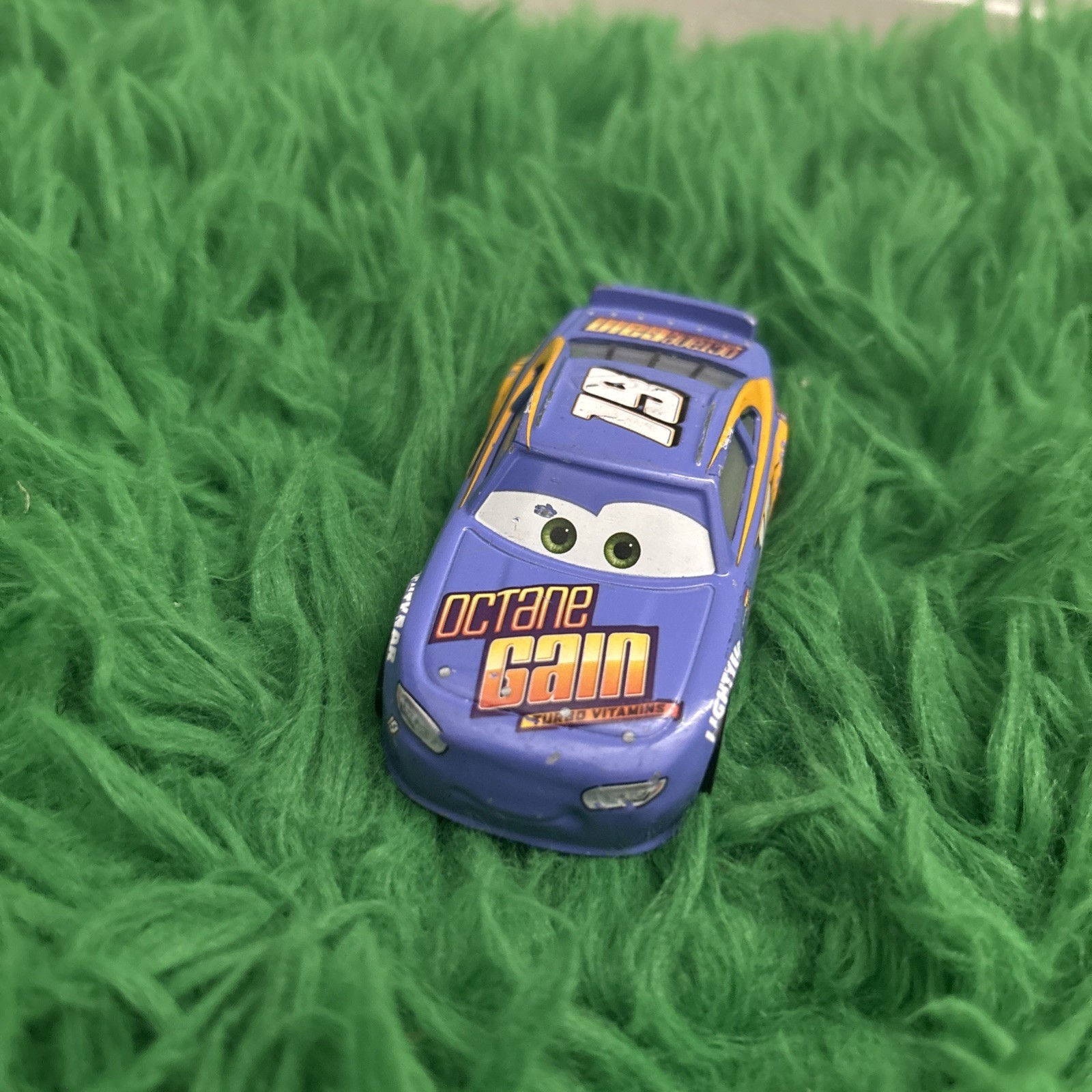 Disney Pixar Cars 3 Bobby Swift #19 Octane Gain Mattel