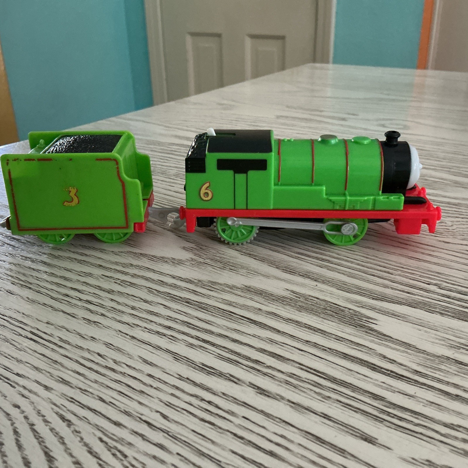 Thomas & Friends Trackmaster Henry Battery Powered Motorized Engine 2013 Works