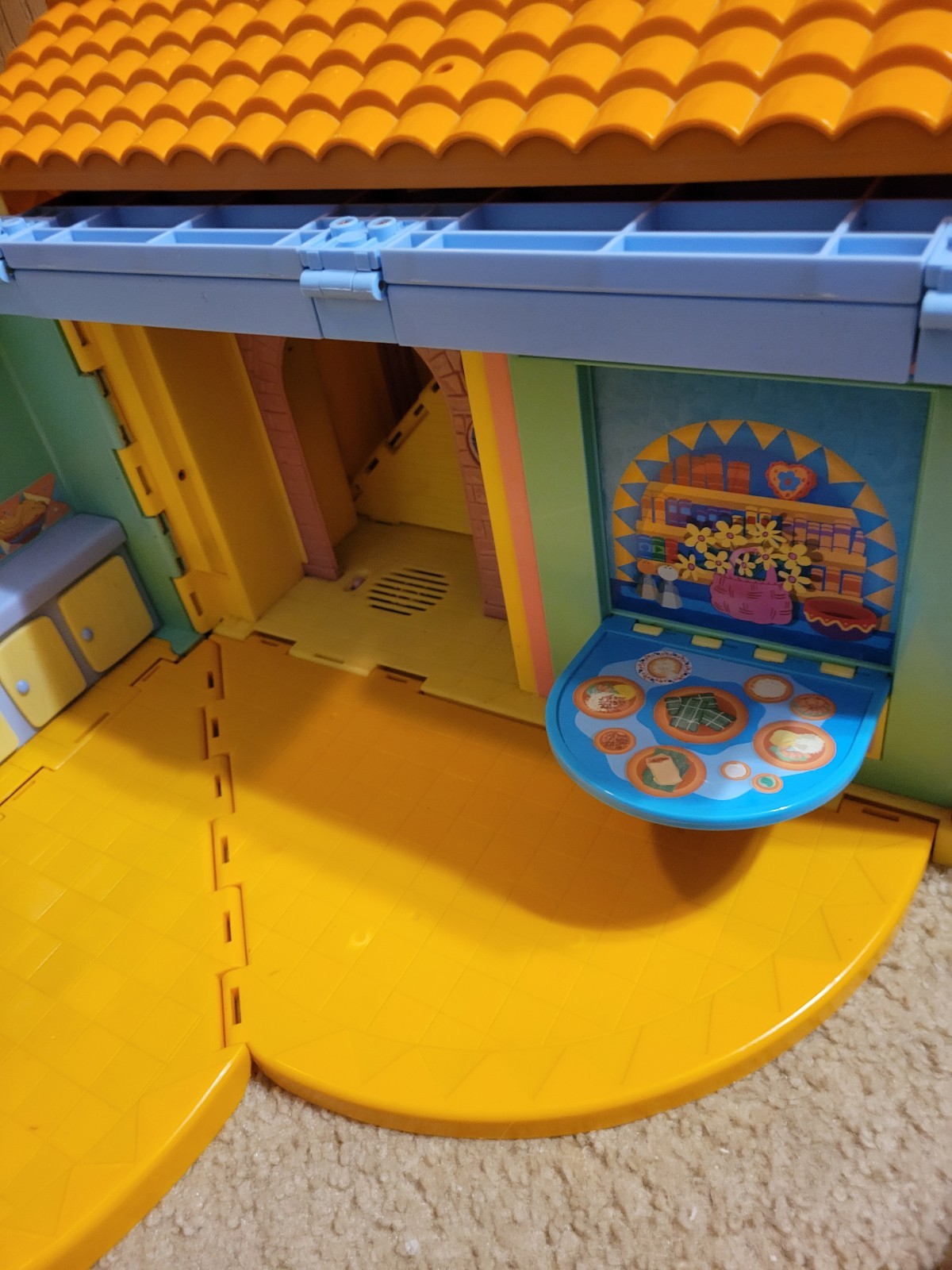 Dora The Explorer Talking Doll Play House 2003 Mom Furniture Works Great!