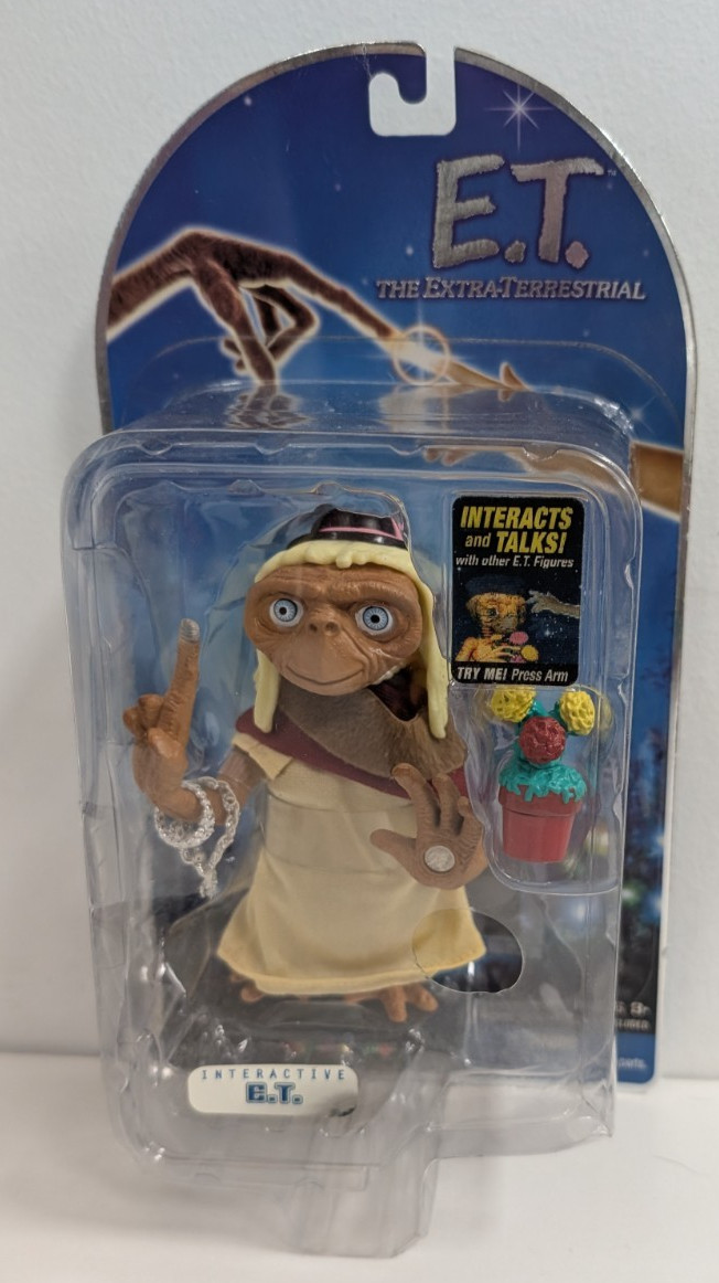 E.t. the Extra-Terrestrial Interactive Figure Toys R Us Exclusive + Dress New B
