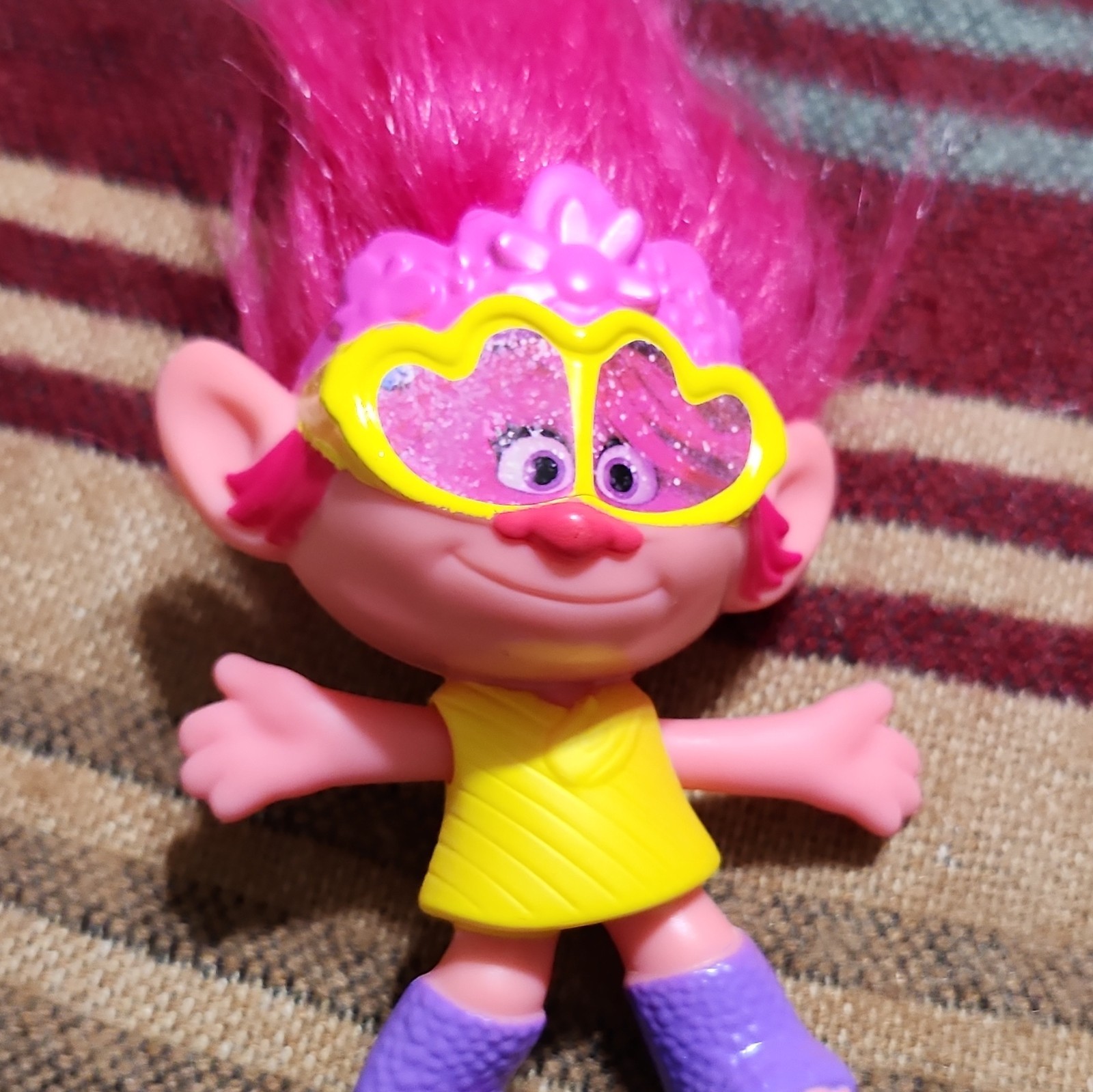 Trolls Poppy Plastic Figure Pink Hair Yellow Dress Purple Boots Heart Glasses