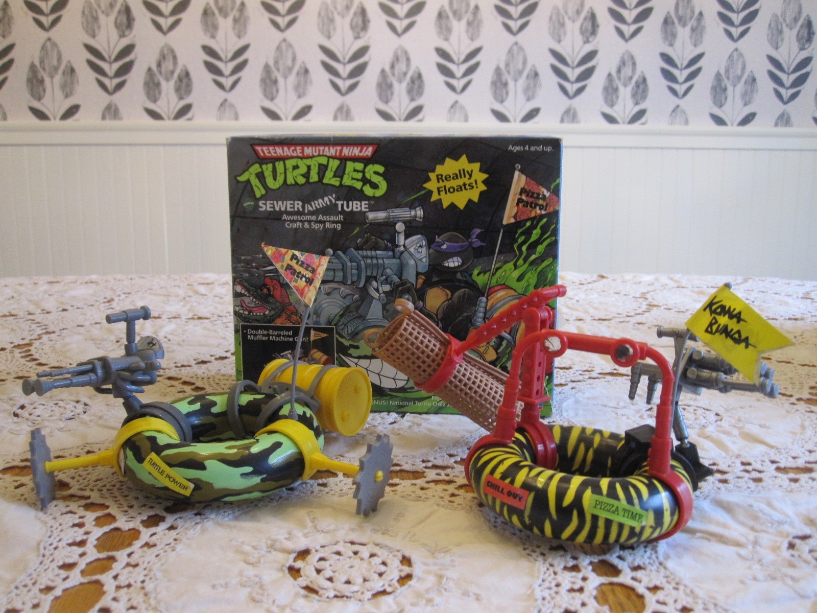 Playmates Teenage Mutant Ninja Turtle TMNT SEWER ARMY + PARTY TUBE 1989 Lot of 2