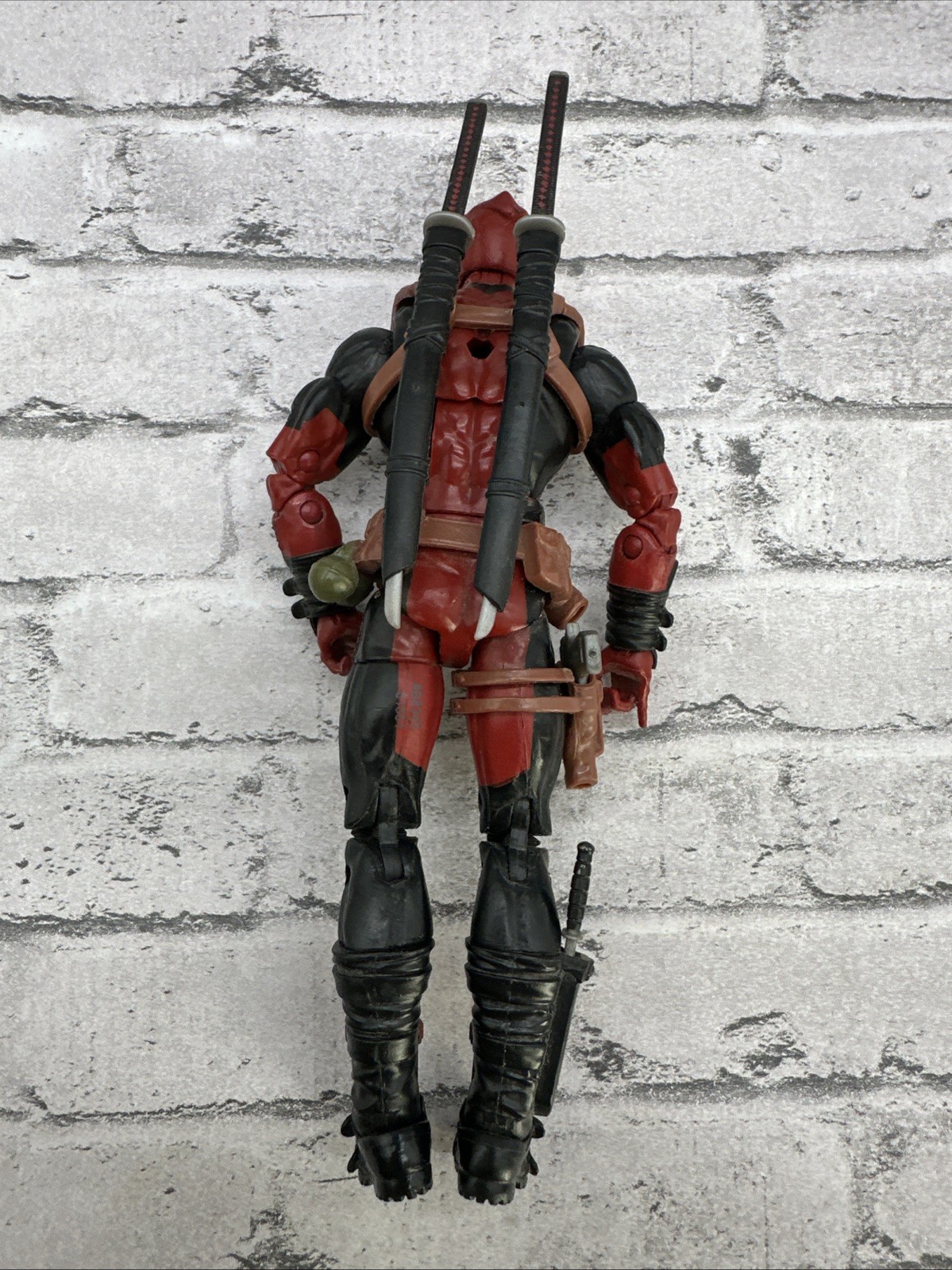 Marvel Legends Series Deadpool 6-inch Action Figure NOT COMPETE