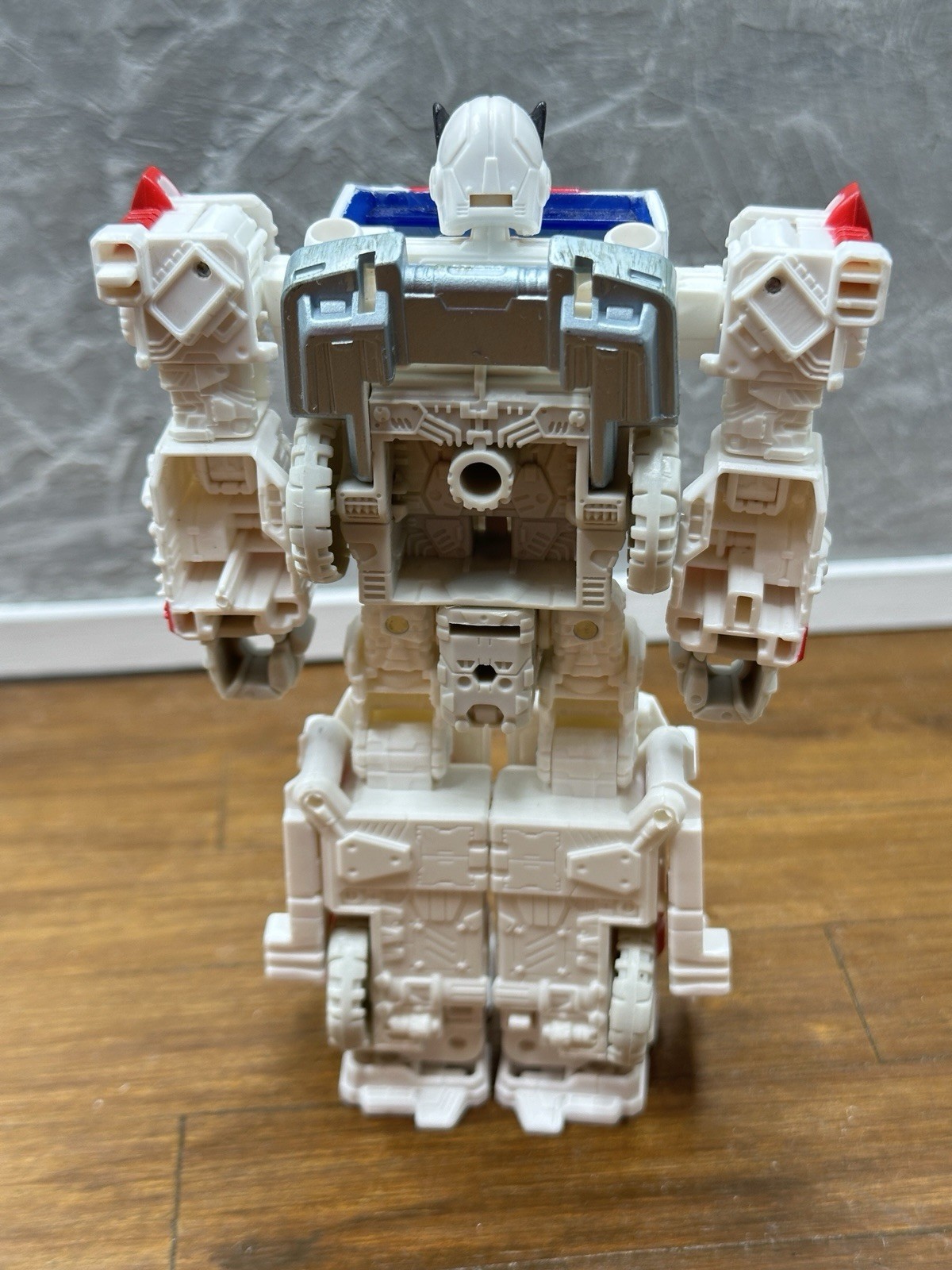 Transformers WFC Siege War for Cybertron Trilogy Ratchet Action Figure Walgreens