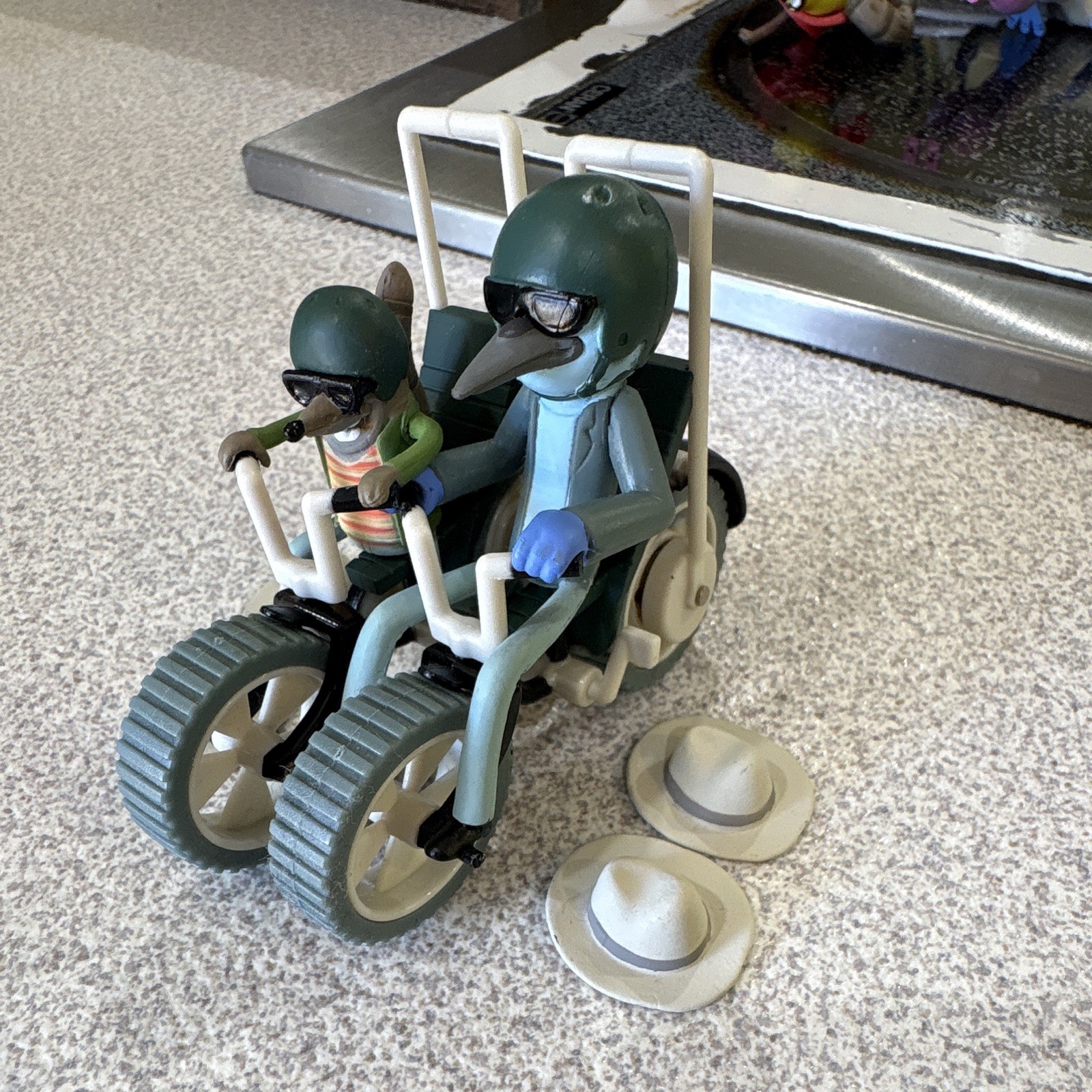 Regular Show Too Cool Mordecai & Rigby Cruiser Figures Lot of 2 With Hats