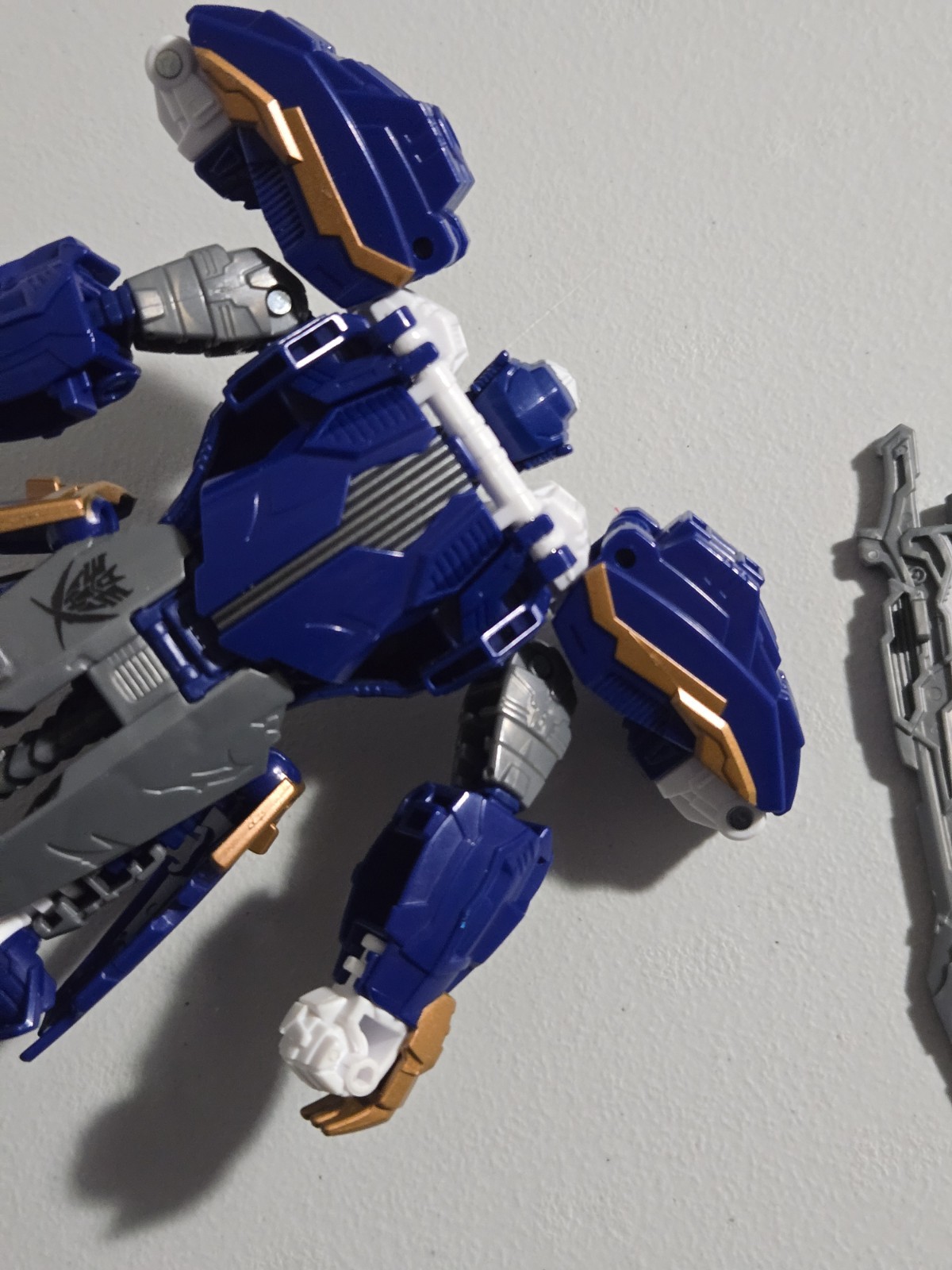 Transformers Legacy United Thundertron Prime Universe Star Raider Action Figure