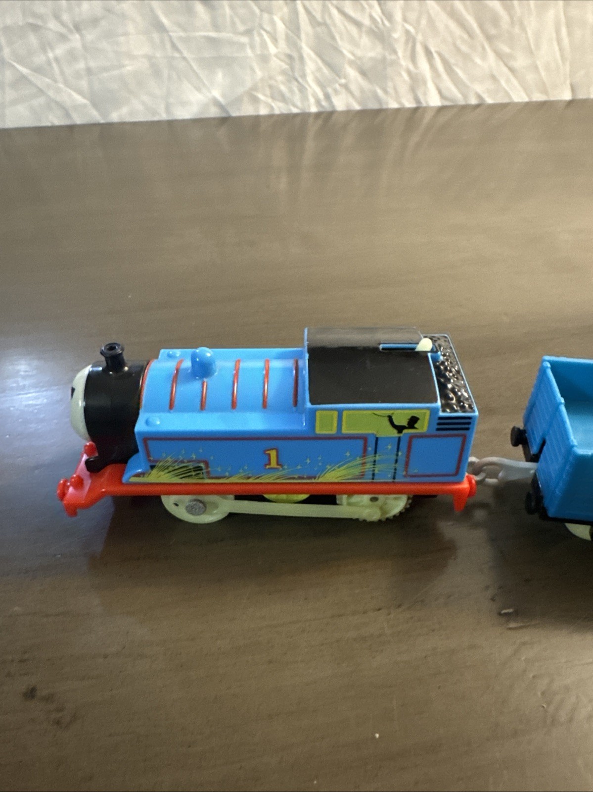 Mattel 2013 Thomas & Friends Trackmaster Train GLOW IN THE DARK THOMAS w/ Cars