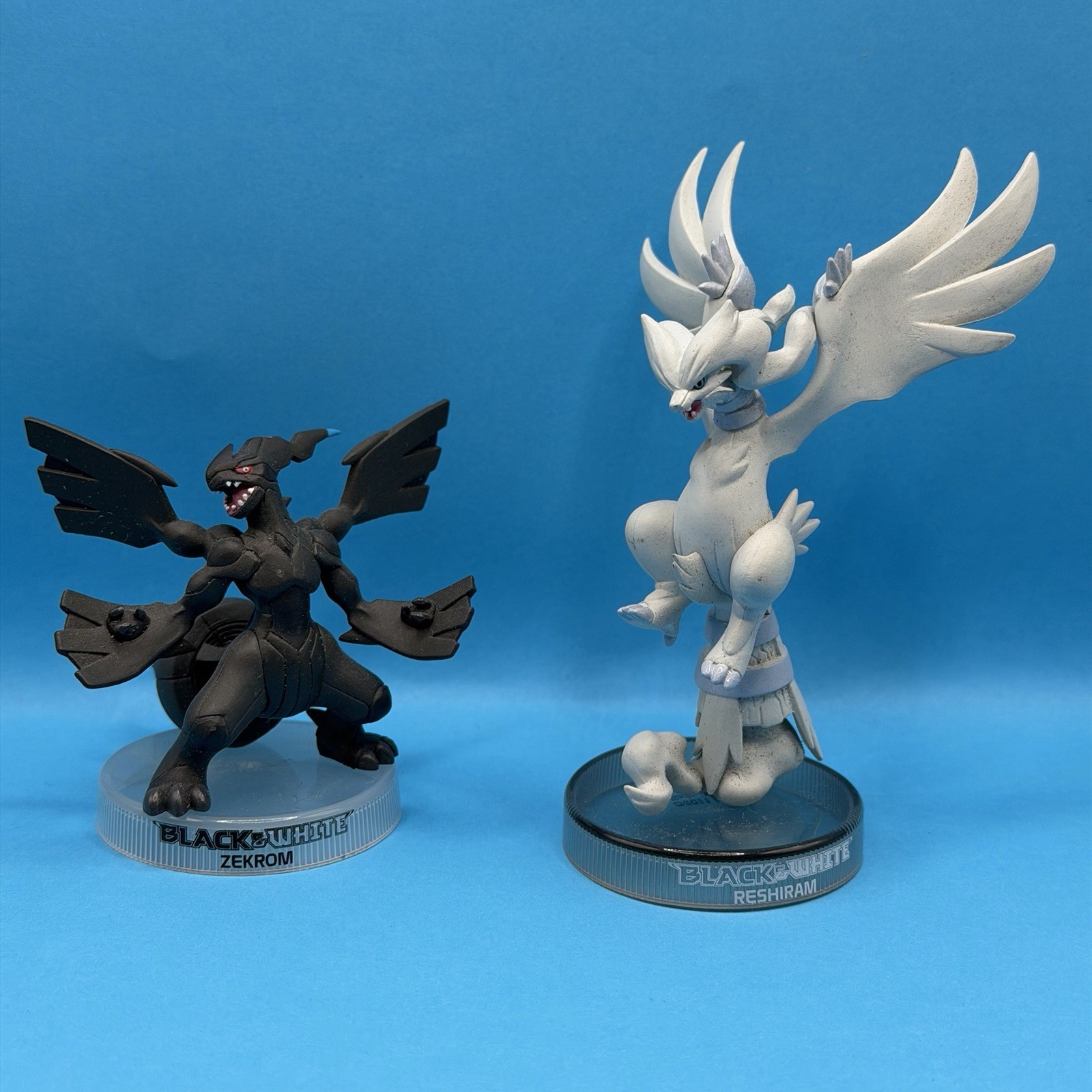 ZEKROM & RESHIRAM Figures 2011 Nintendo Pokemon TCG Black & White With BASE