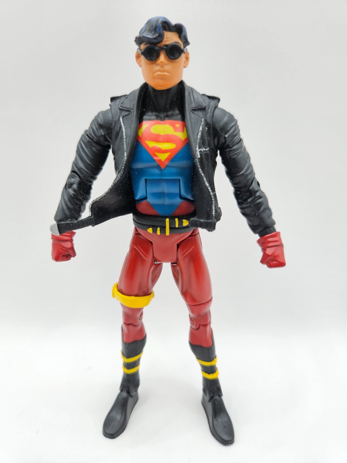 DC Universe 2009 DCUC Superboy Complete Adult Owned NM+