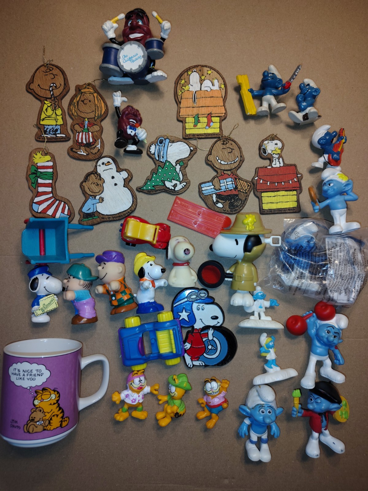 Vintage The Smurfs Peanuts Gang Garfield PVC Figure And More Loose Lot Raisins