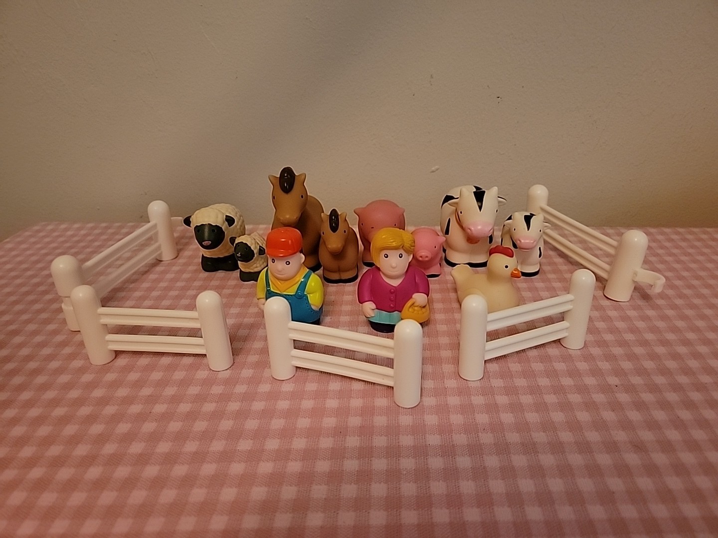 Battat Big Red Barn Farmer Farm Animals Fence Toddler Toy Lot