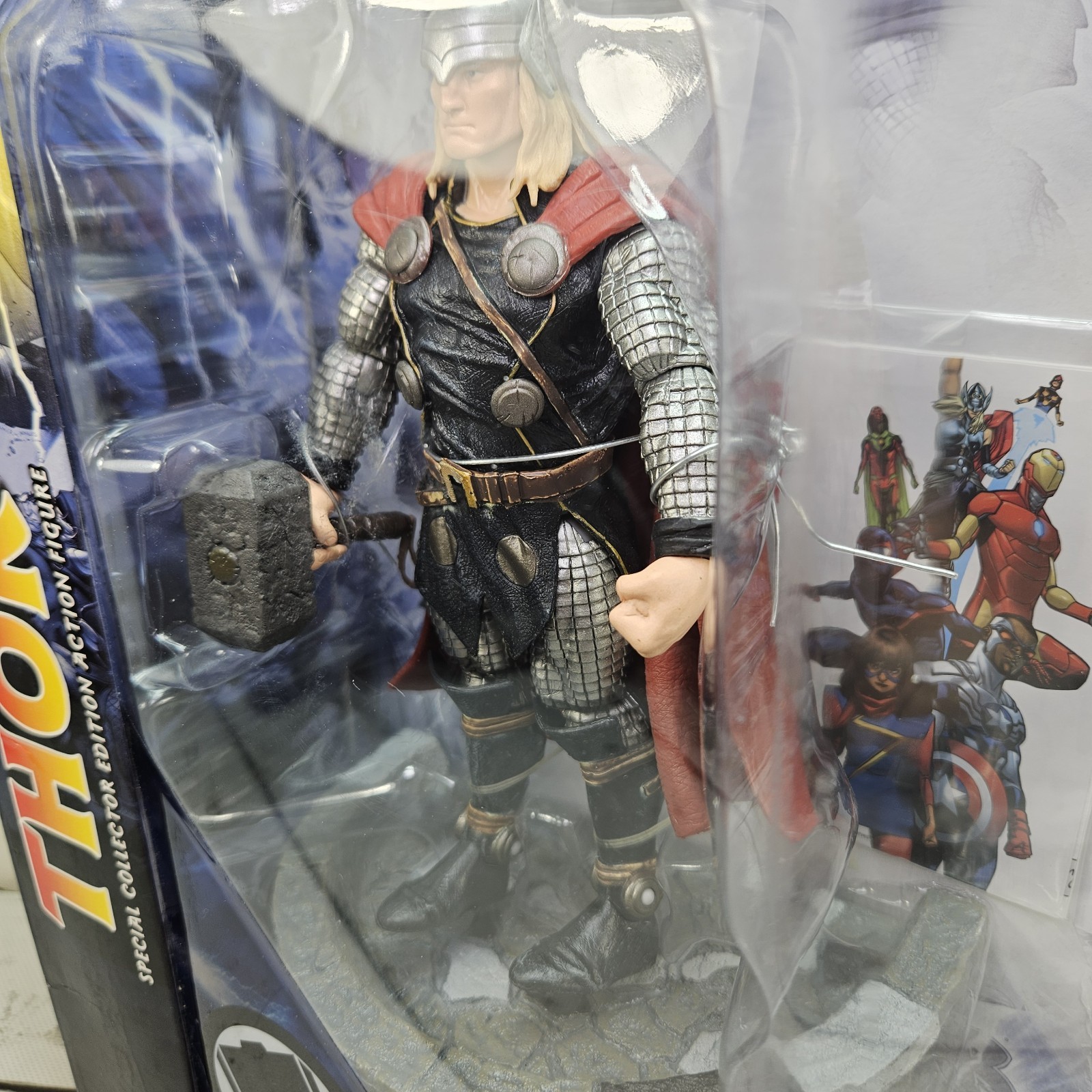 Diamond Select Marvel Select Thor 2019 Collector Edition 7&Prime; Adjustable Figure