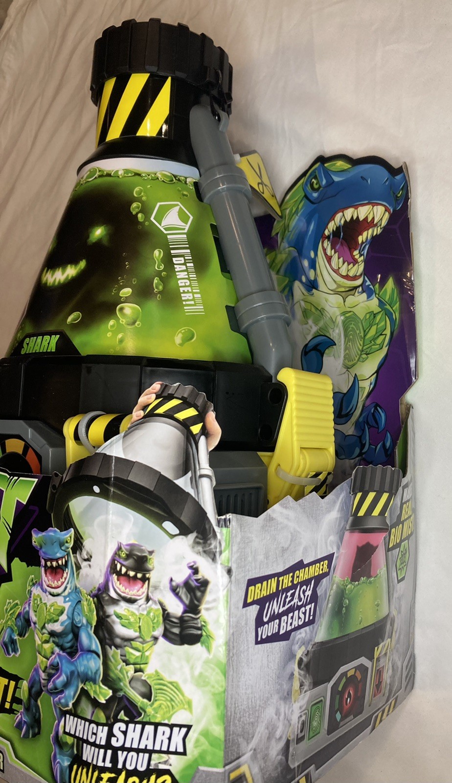 Beast Lab SHARK BEAST CREATOR Figure Experiment 80+ Sound Light Reactions