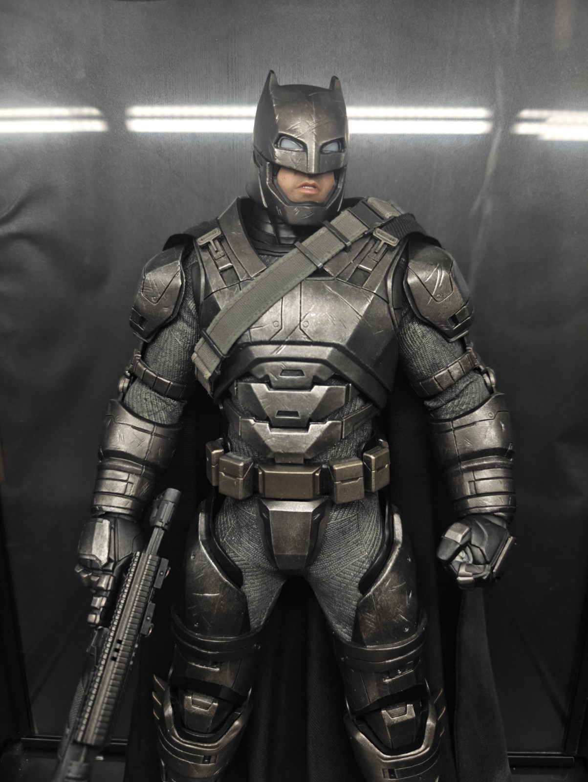 Hot Toys Batman V Superman Dawn Of Justice Armored Batman Figure