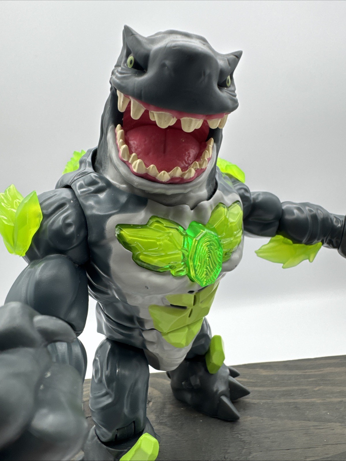 Beast Lab Shark Beast Creator Experiment 8&Prime; Action Figure Light and Sound WORKS