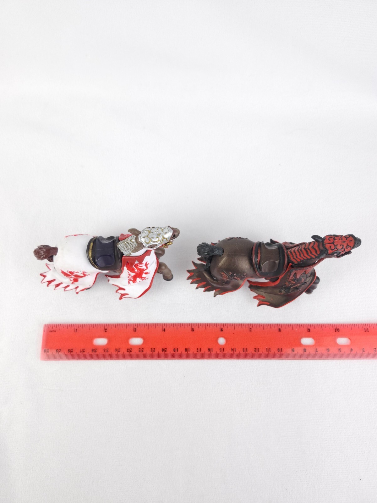 Medieval Dragon King White-Red & Copper-Red Horses Papo
