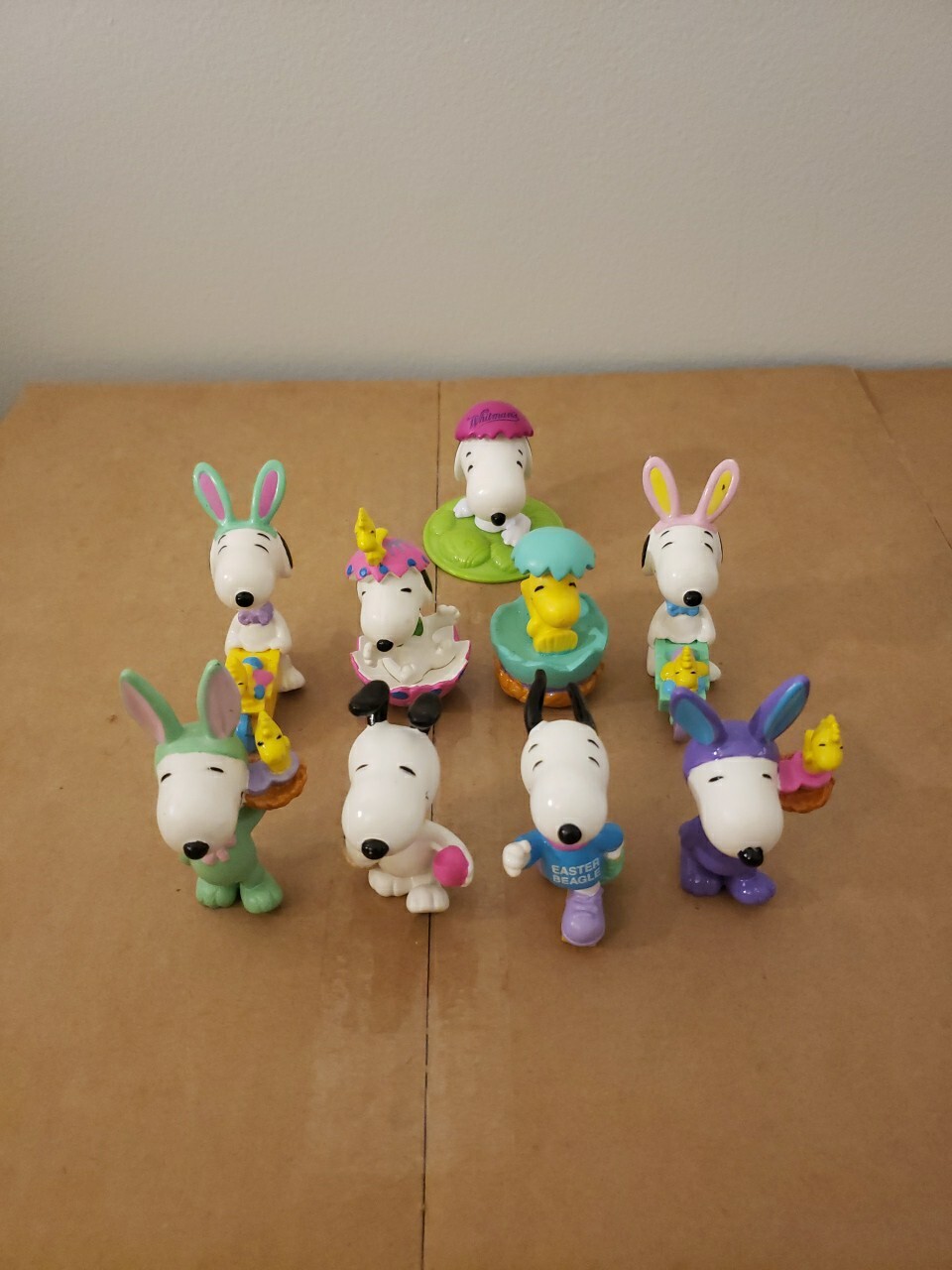 Lot of 9 Peanuts Snoopy/Woodstock Easter Figures.