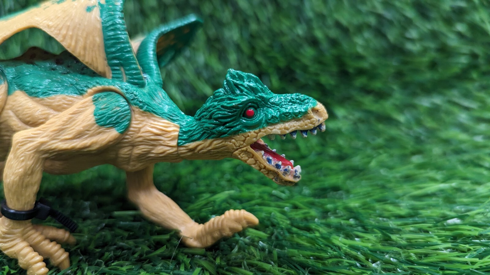 Kid Galaxy Poseable Dragon Action Figure Green Fantasy 8 inches Long KG21077S