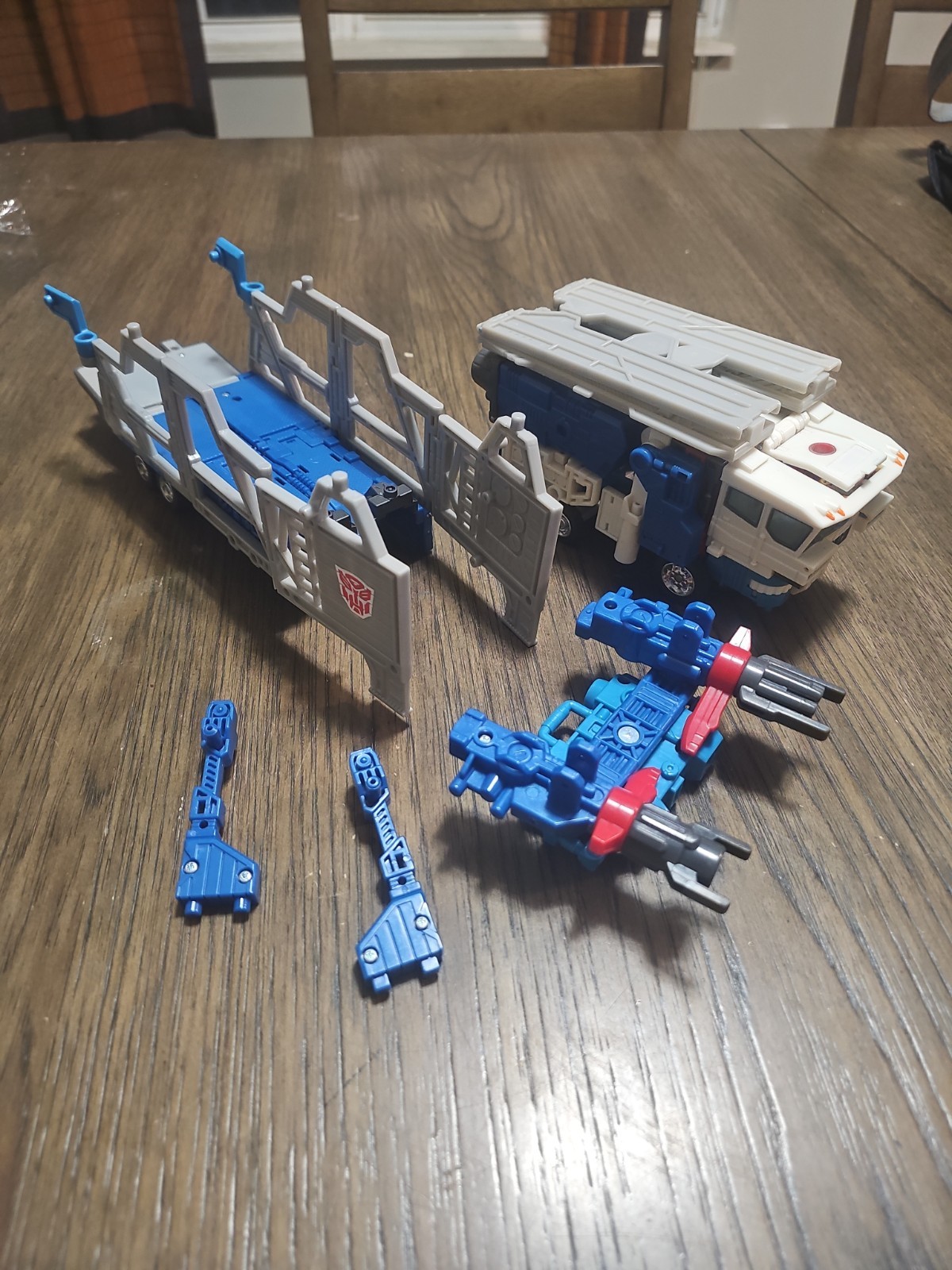 Transformers RID 2001 Ultra Magnus Action Figure-Incomplete- 1 Missing Piece