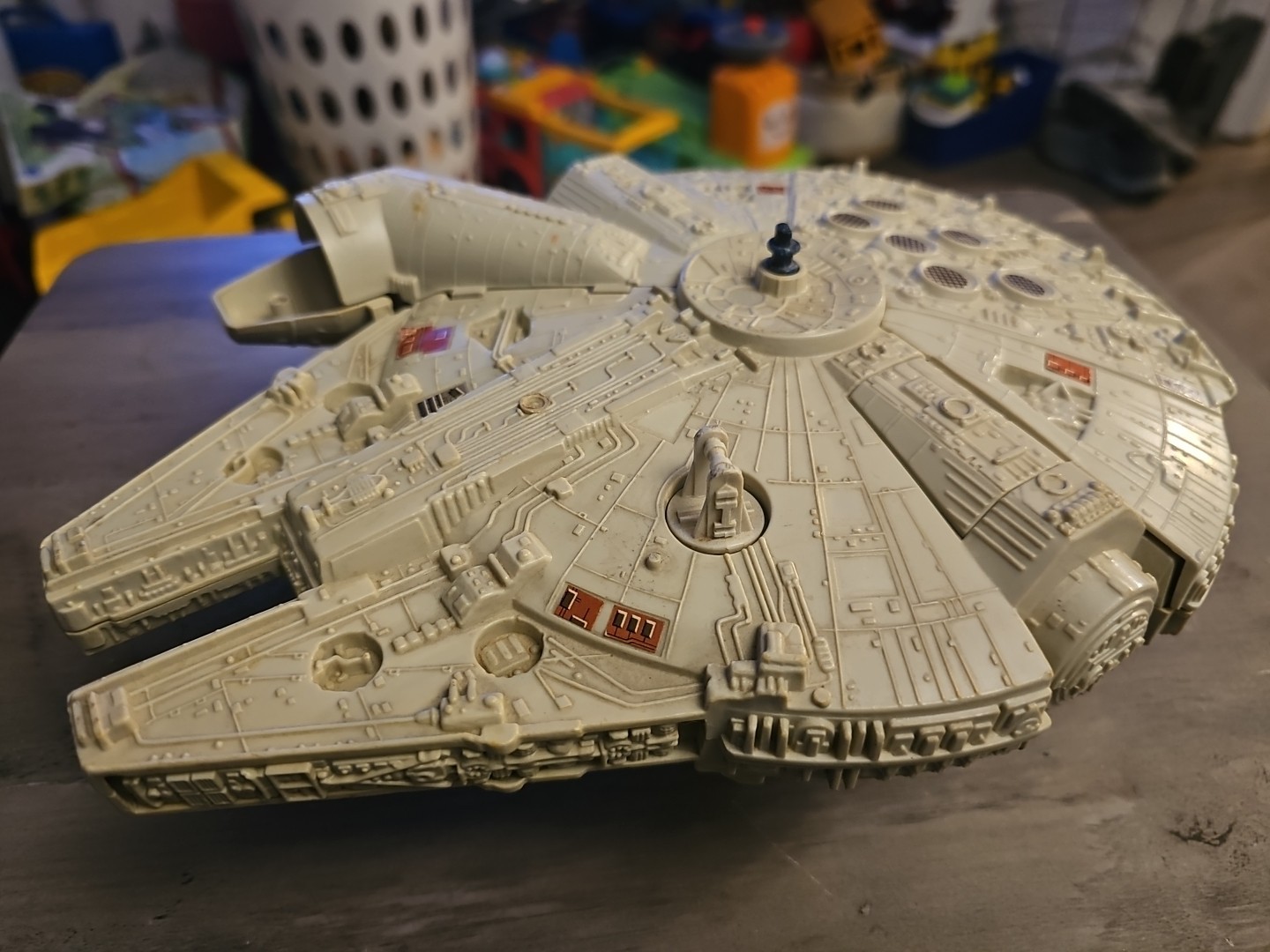 VINTAGE KENNER MICRO COLLECTION MILLENIUM FALCON INCOMPLETE.