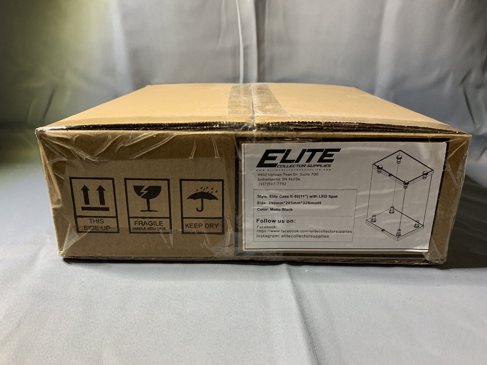 Elite Display Case For Action Figures And Collectibles With Led Spotlights. E-02