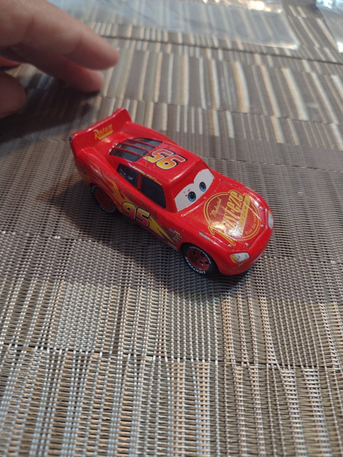 Pixar Cars Disney Lightning McQueen Diecast Car 1:55. B21#1