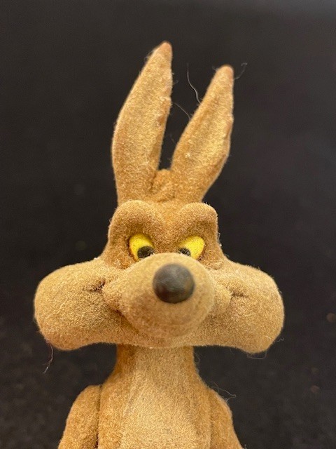 6&Prime; Wile E Coyote 1968 Flocked Poseable Action Figure (Perfect condition)
