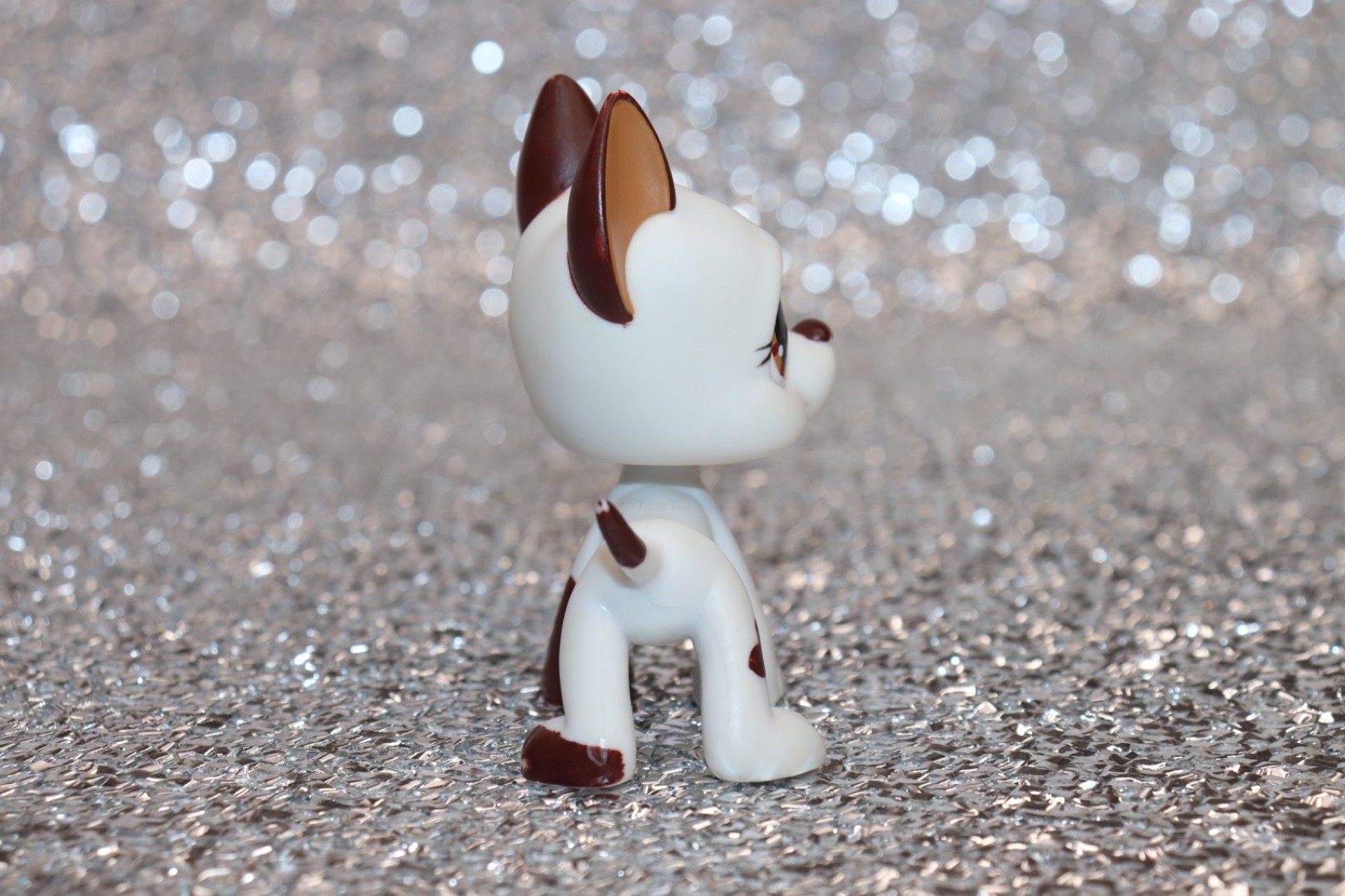 Littlest Pet Shop Authentic LPS #577 White Great Dane Brown/Blue Eyes &lsquo;TOM&rsquo;