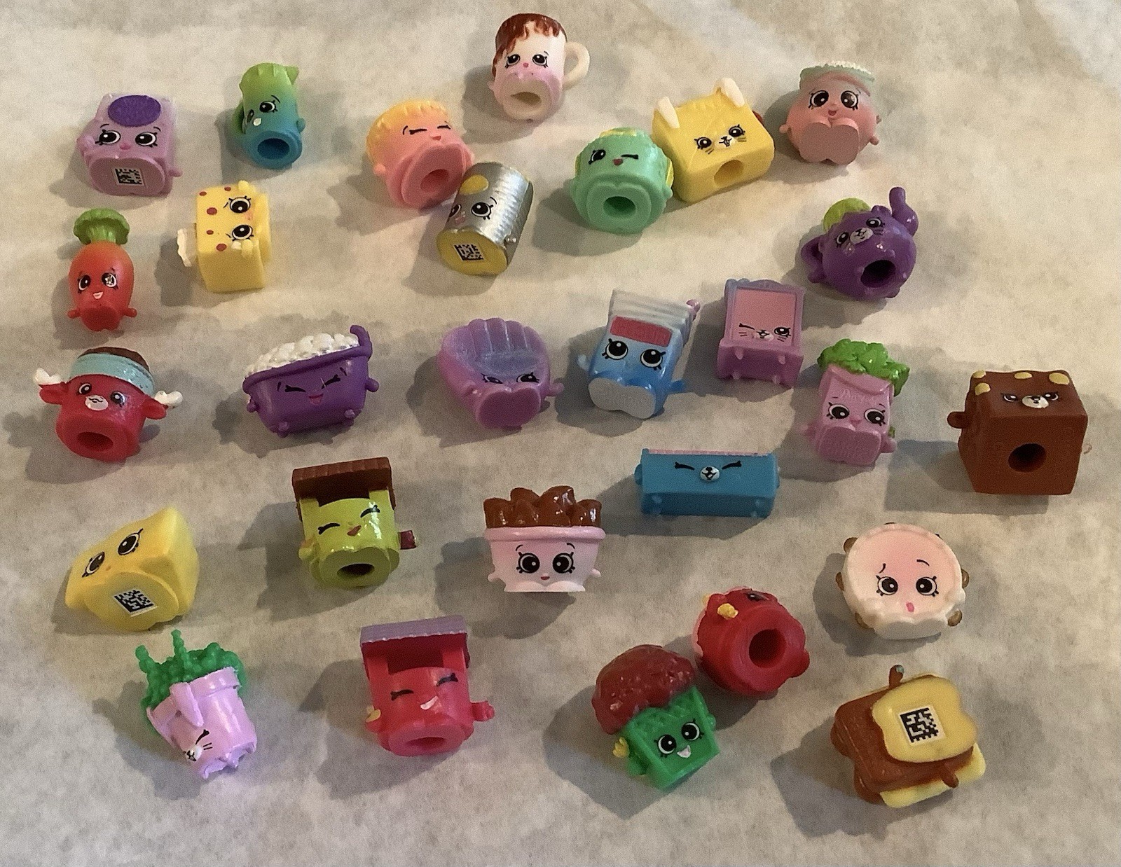 Shopkins Set 23 Random From Various Different Seasons (93ia)