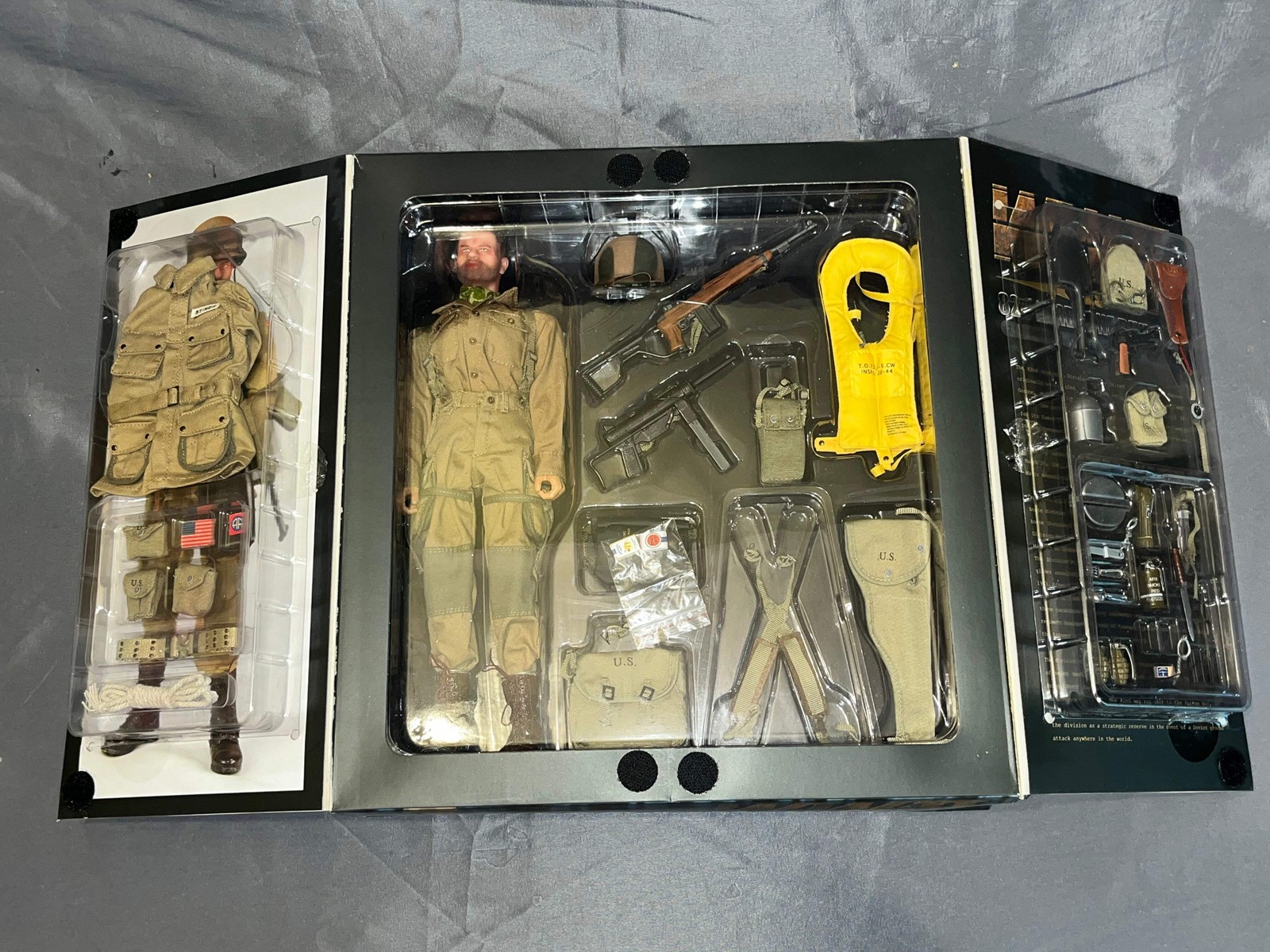 1/6 Scale WWII US Normandy Paratrooper Edward Stiner – NIB DID – *BR*