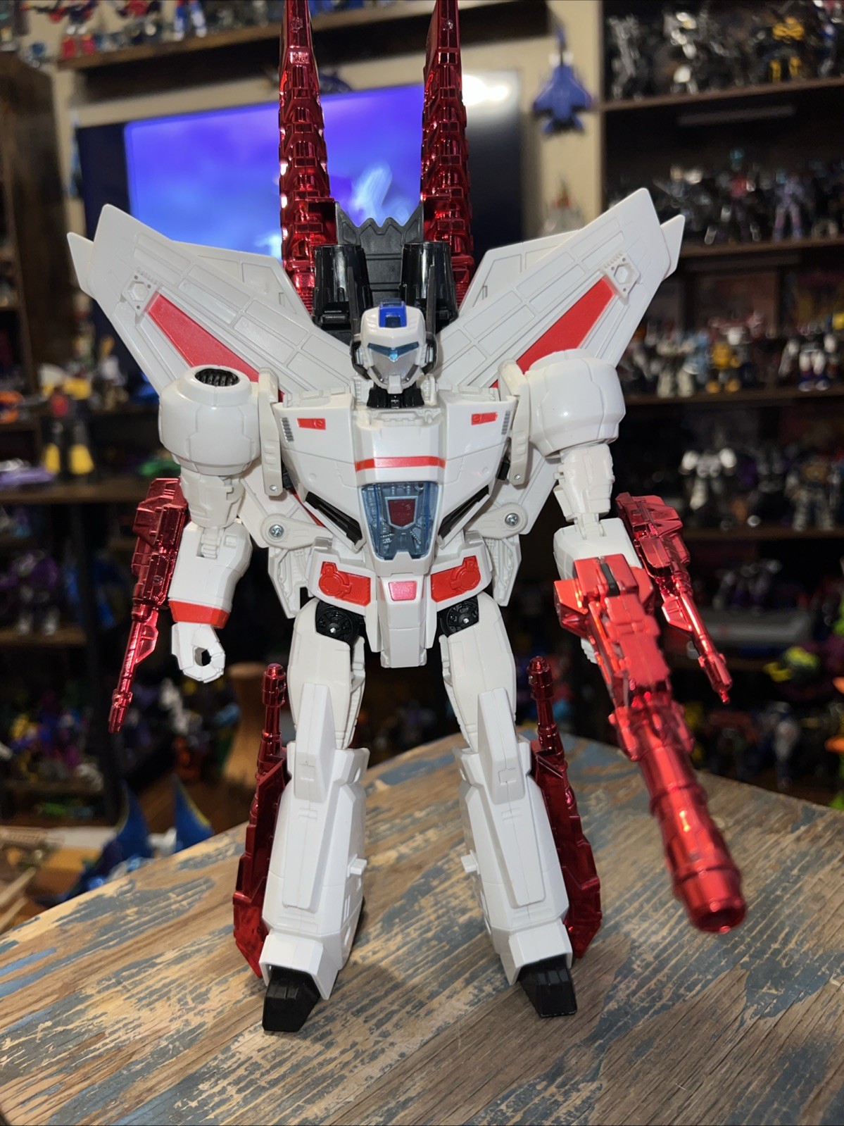 Transformers Generations Leader Class Jetfire figure from the « Thrilling 30 »