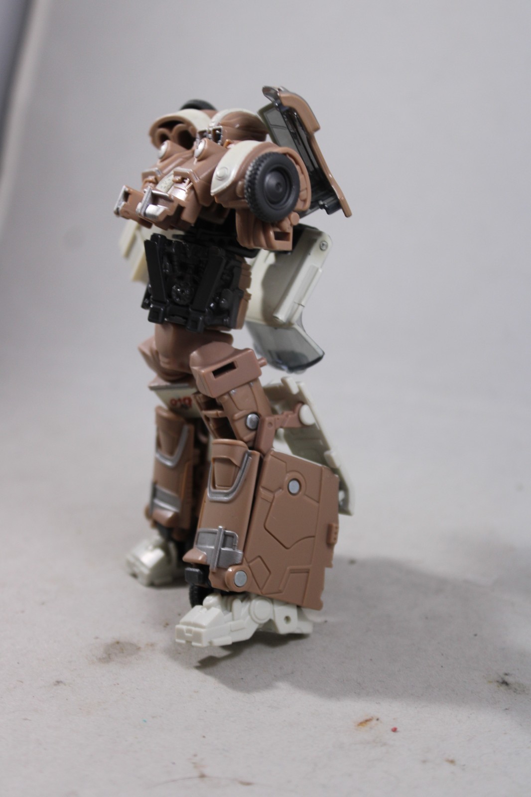Hasbro Transformers ROTB Studio Series? 108 Wheeljack FOR PARTS READ DESCRIPTION