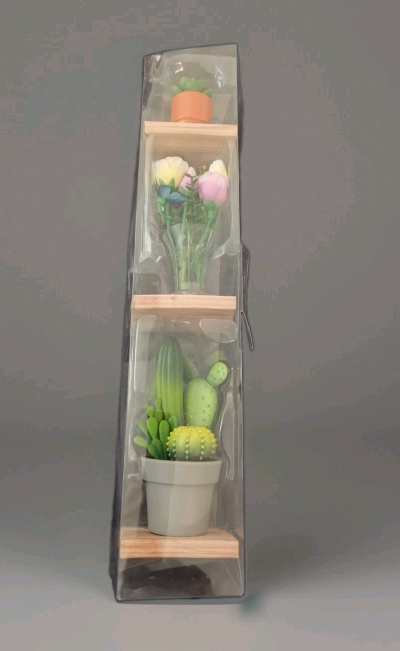 New Mini Brands – Create – Garden: Rare Rose Bouquet And Succulents (3 Items)