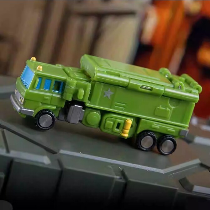 New Deformabl Wheeljack+Bulkhead Autobot Dr. WU DWE30M+DWE33 Action Figure Toys