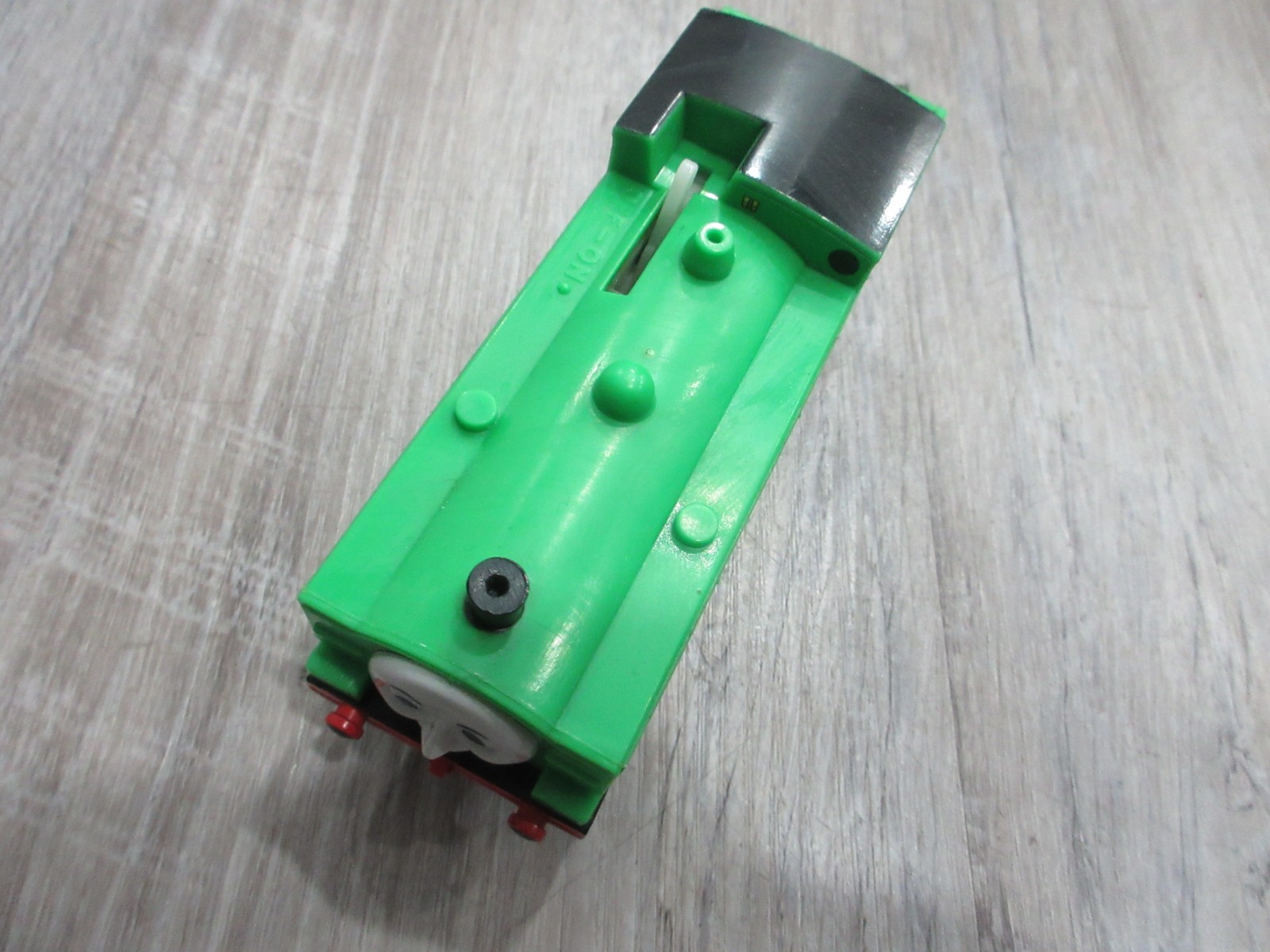 Trackmaster Motorized Thomas & Friends Train Duck G.W.R. #8 Engine WORKS! GUC!