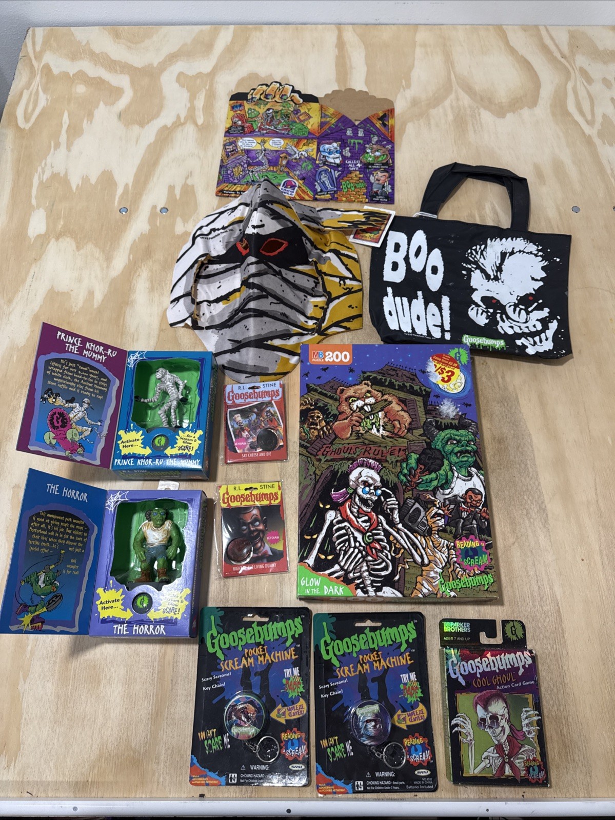 Vintage Goosebumps Accessory Lot Tote Bags Y2K Spooky Collectibles Key Chains