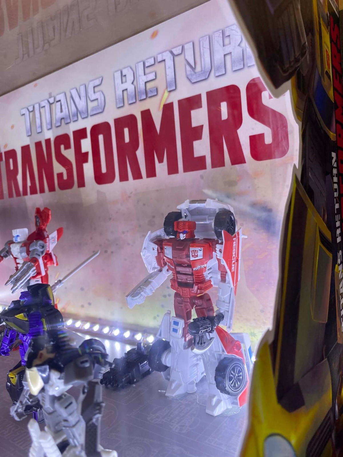 Transformers Combiner Wars, Titans Return Retail Store Display Case