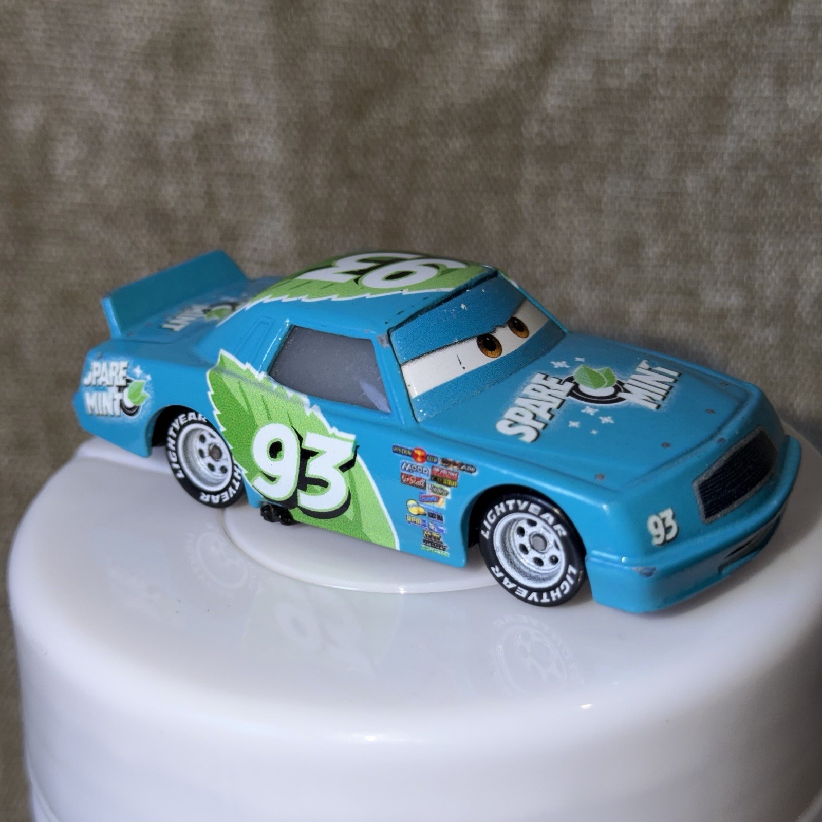 DISNEY PIXAR WORLD OF CARS SPARE O MINT NO. 93 PISTON CUP DIE-CAST 2013 MATTEL