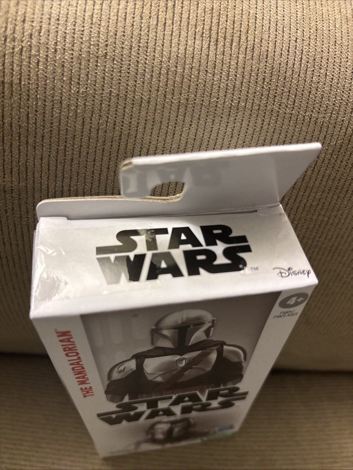 Star Wars E9358 The Mandalorian Action Figure