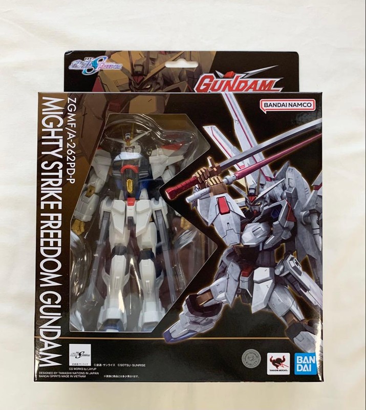 Gundam Universe Mighty Strike Freedom Gundam Seed Freedom Action Figure Bandai