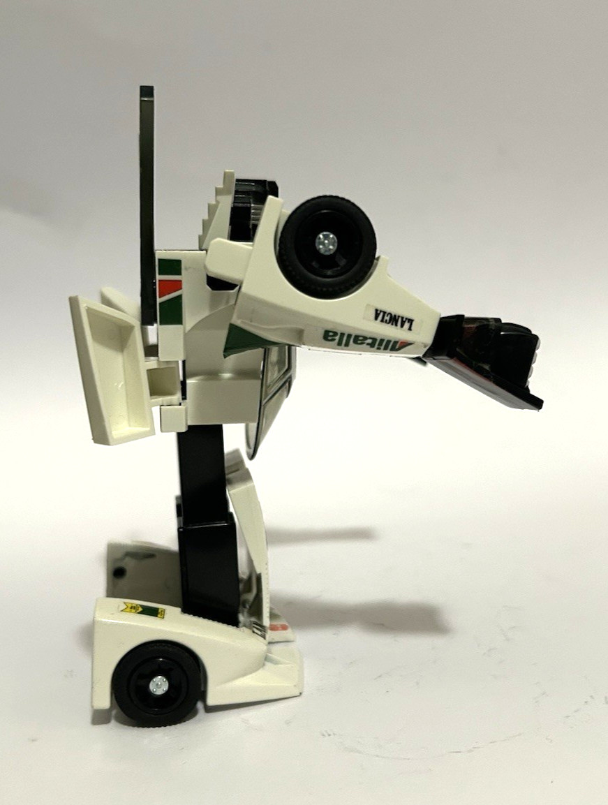 “Transformers” Wheeljack – Autobot Car, G1 (complete, not modern reissue)