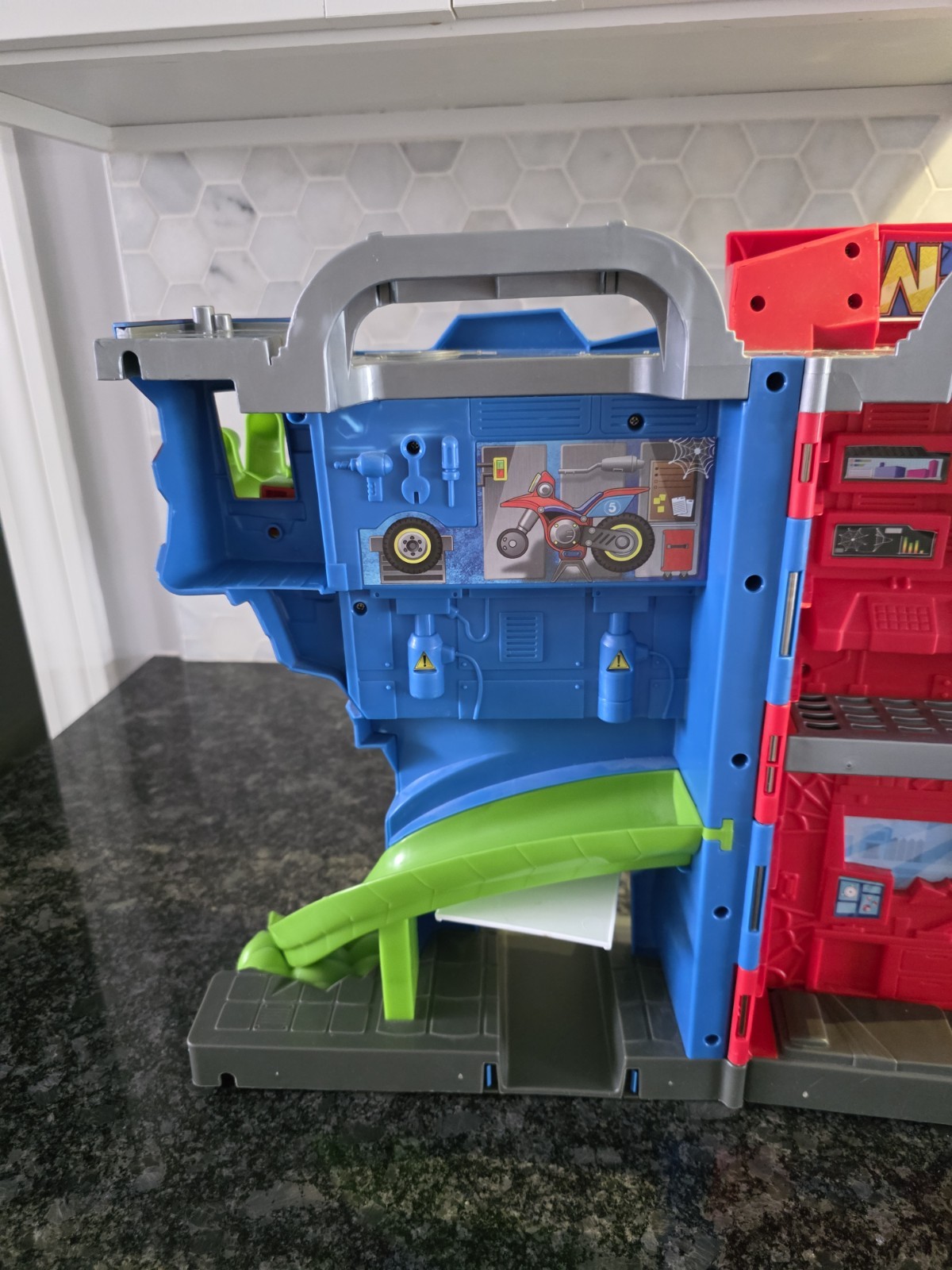 Playskool Heroes Marvel Spider-Man Adventures Electronic Stunt City Playset