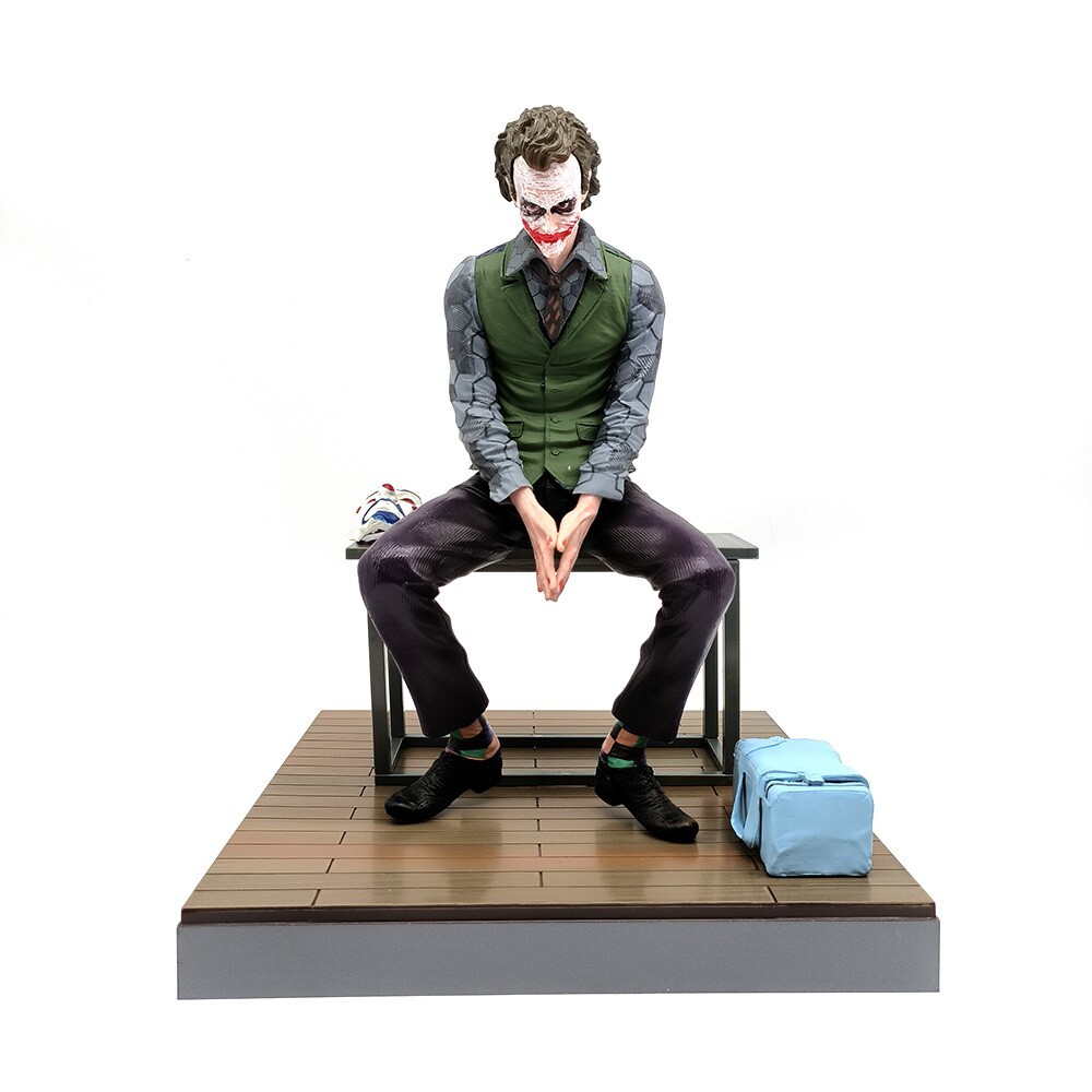 DC Comics Batman:Dark Knight Heath Ledger Joker Chair Action Figure Statue Boxed